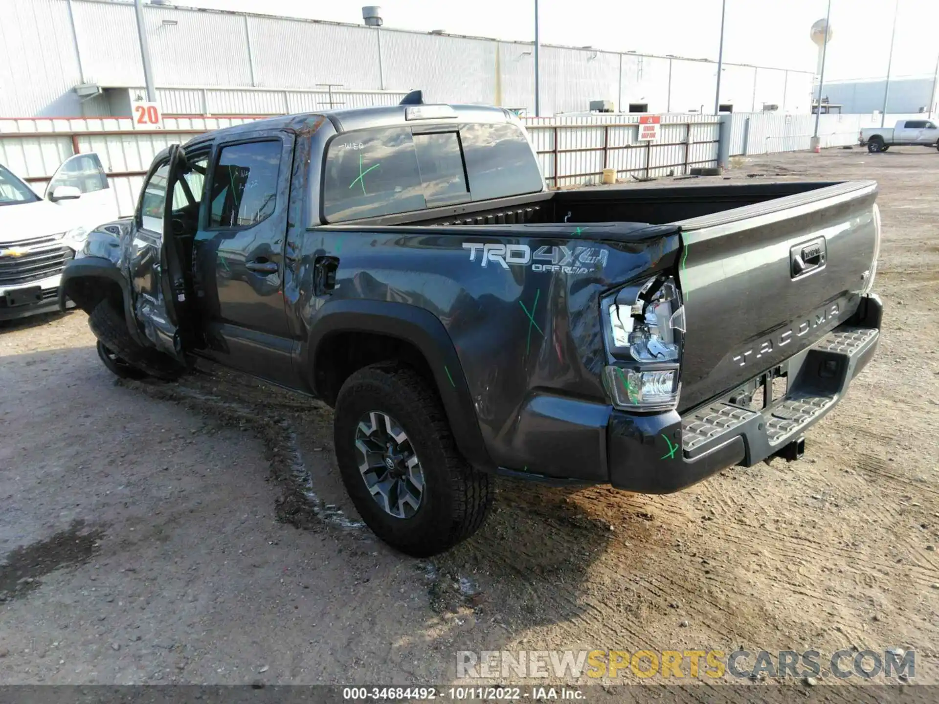 3 Photograph of a damaged car 3TMCZ5AN7NM475028 TOYOTA TACOMA 4WD 2022