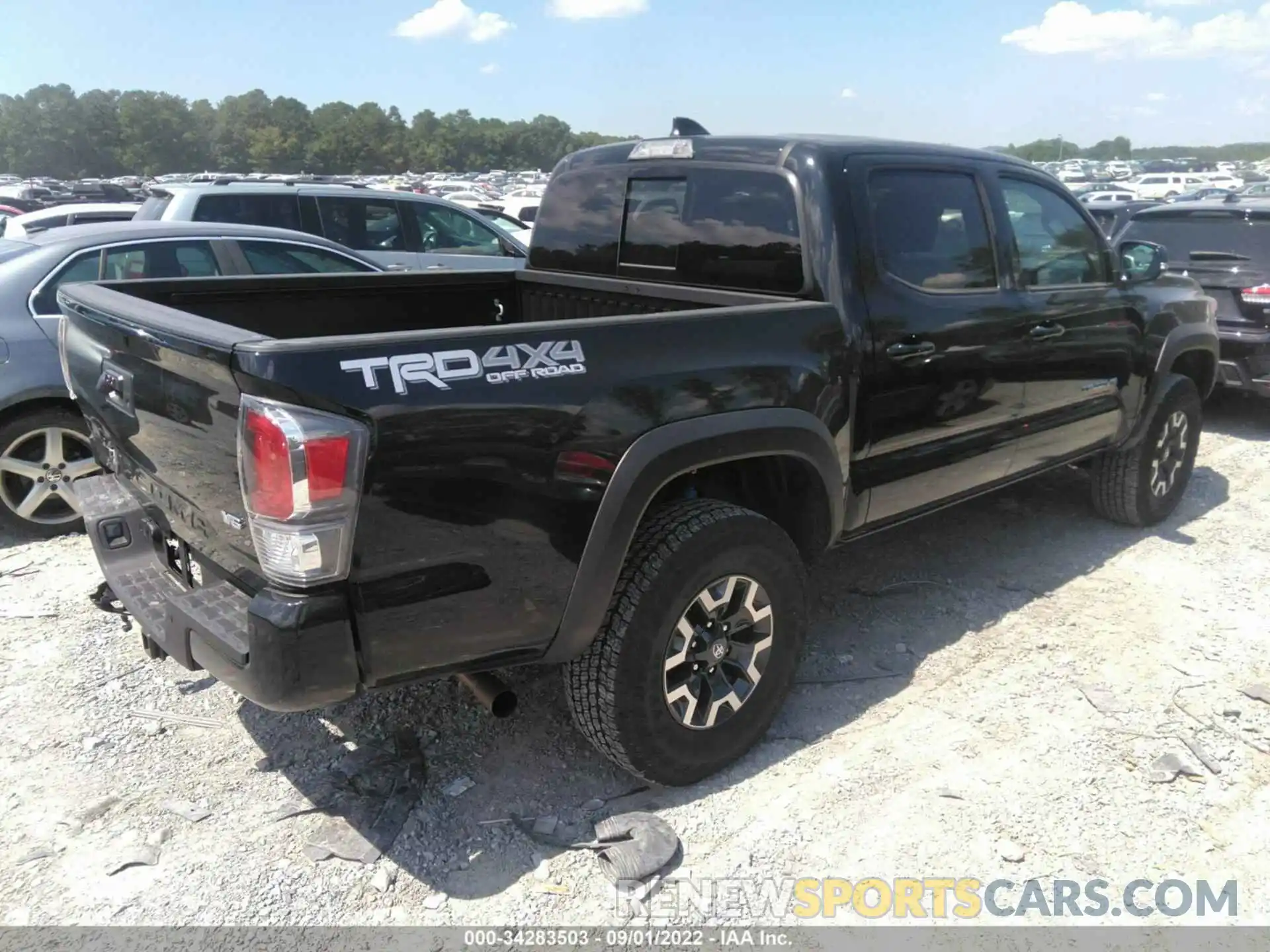 4 Photograph of a damaged car 3TMCZ5AN7NM501174 TOYOTA TACOMA 4WD 2022