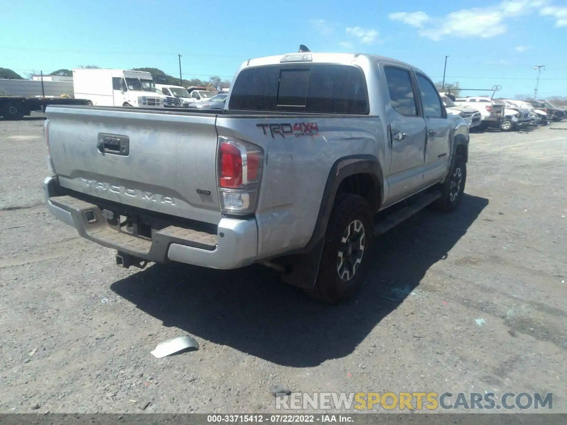 4 Photograph of a damaged car 3TMCZ5AN8NM456679 TOYOTA TACOMA 4WD 2022