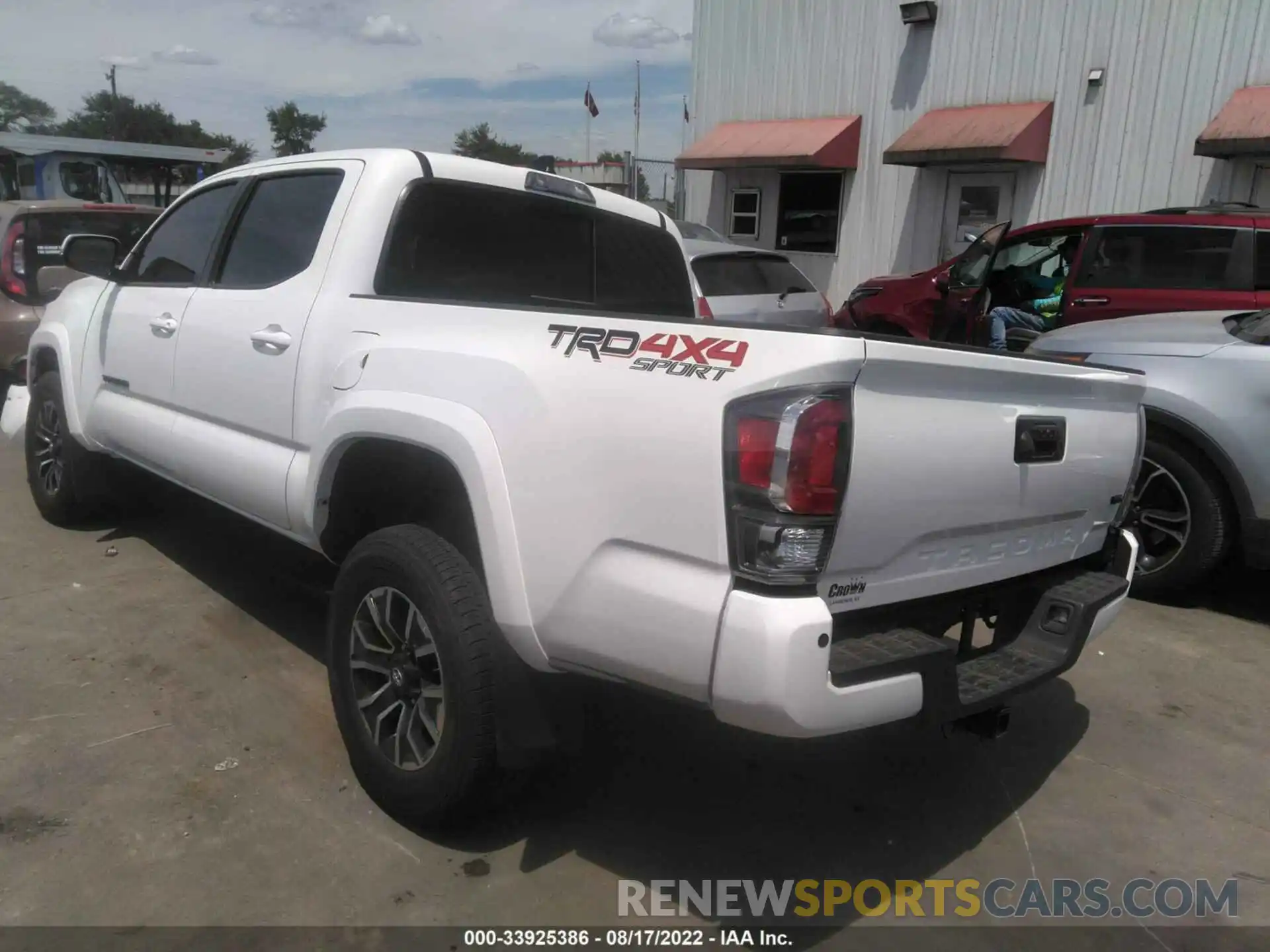 3 Photograph of a damaged car 3TMCZ5AN8NM458447 TOYOTA TACOMA 4WD 2022