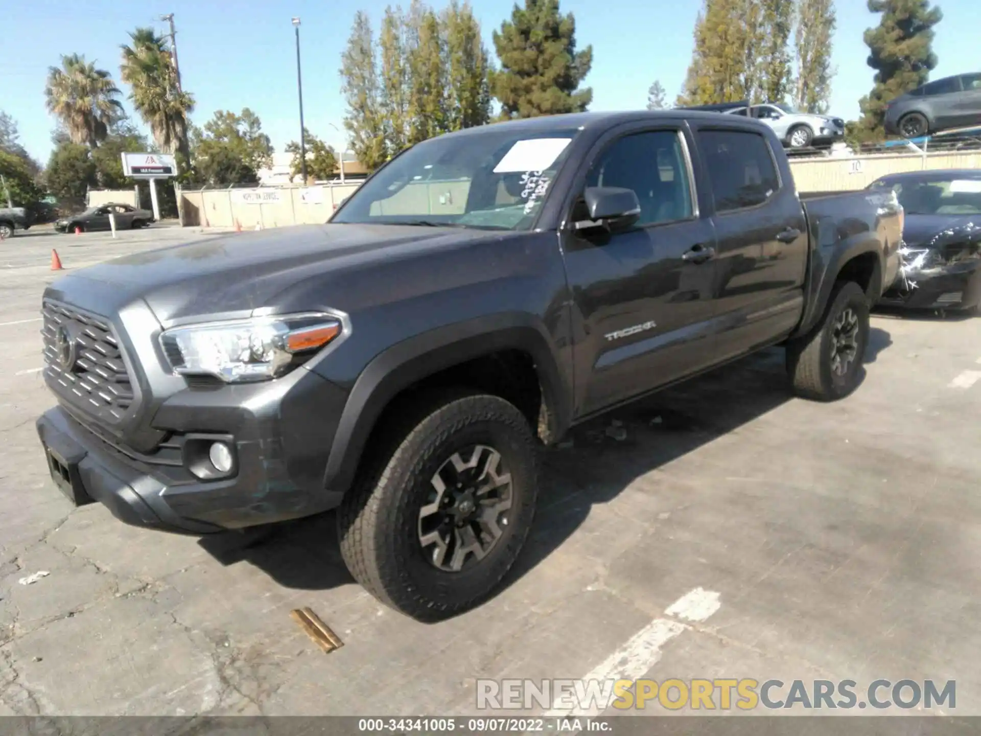 2 Photograph of a damaged car 3TMCZ5AN8NM487415 TOYOTA TACOMA 4WD 2022