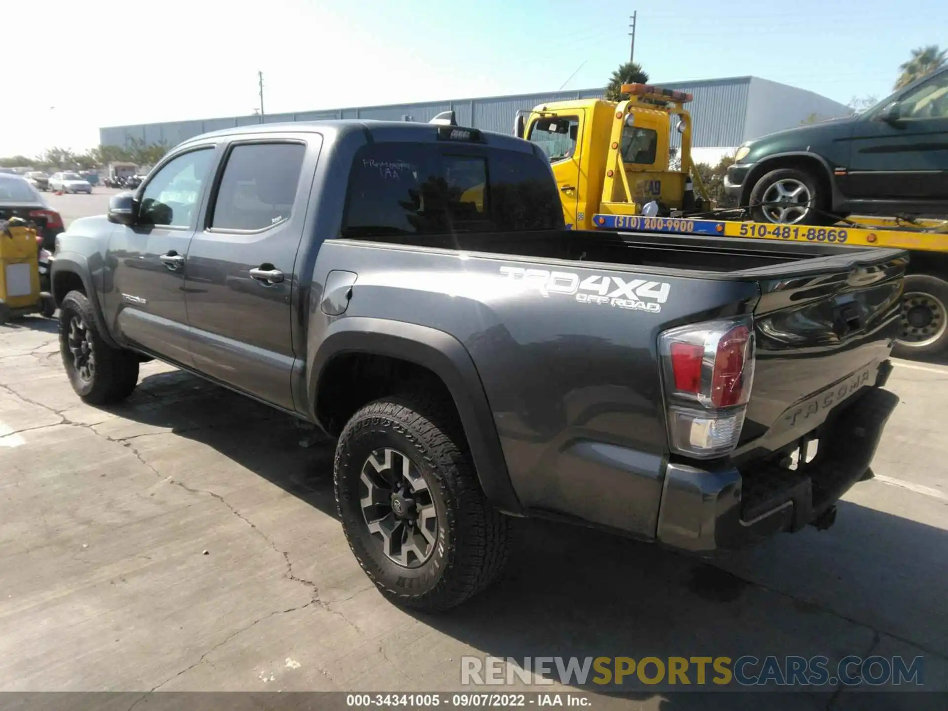 3 Photograph of a damaged car 3TMCZ5AN8NM487415 TOYOTA TACOMA 4WD 2022