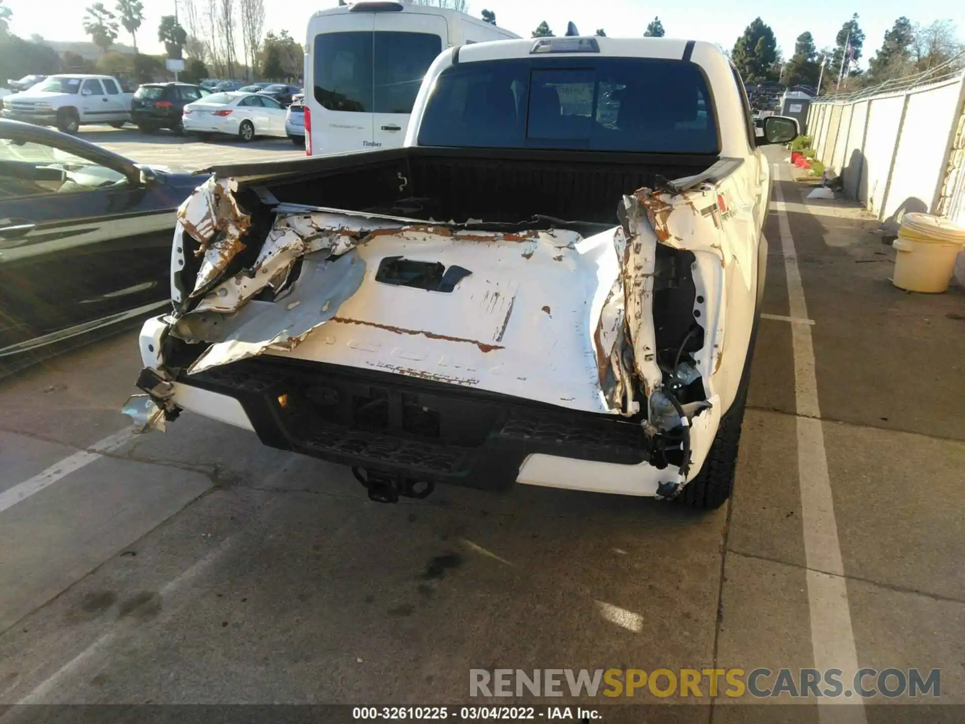 6 Photograph of a damaged car 3TMCZ5ANXNM453203 TOYOTA TACOMA 4WD 2022