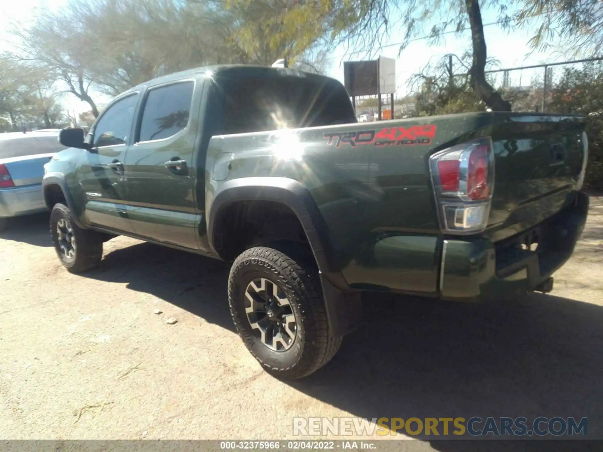 3 Photograph of a damaged car 3TMCZ5ANXNM455257 TOYOTA TACOMA 4WD 2022