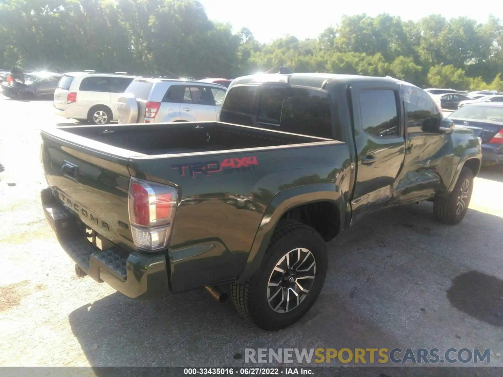 4 Photograph of a damaged car 3TMCZ5ANXNM492566 TOYOTA TACOMA 4WD 2022