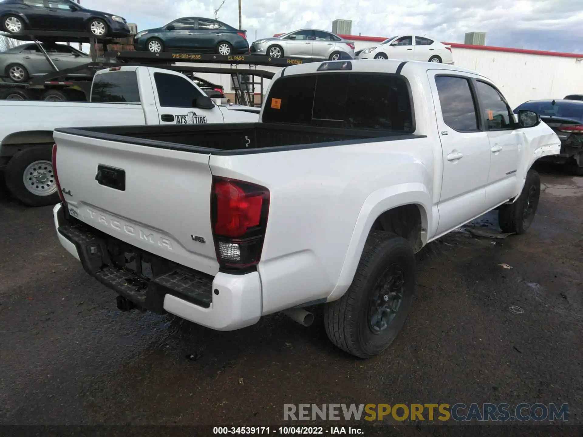 4 Photograph of a damaged car 3TMCZ5ANXNM513464 TOYOTA TACOMA 4WD 2022