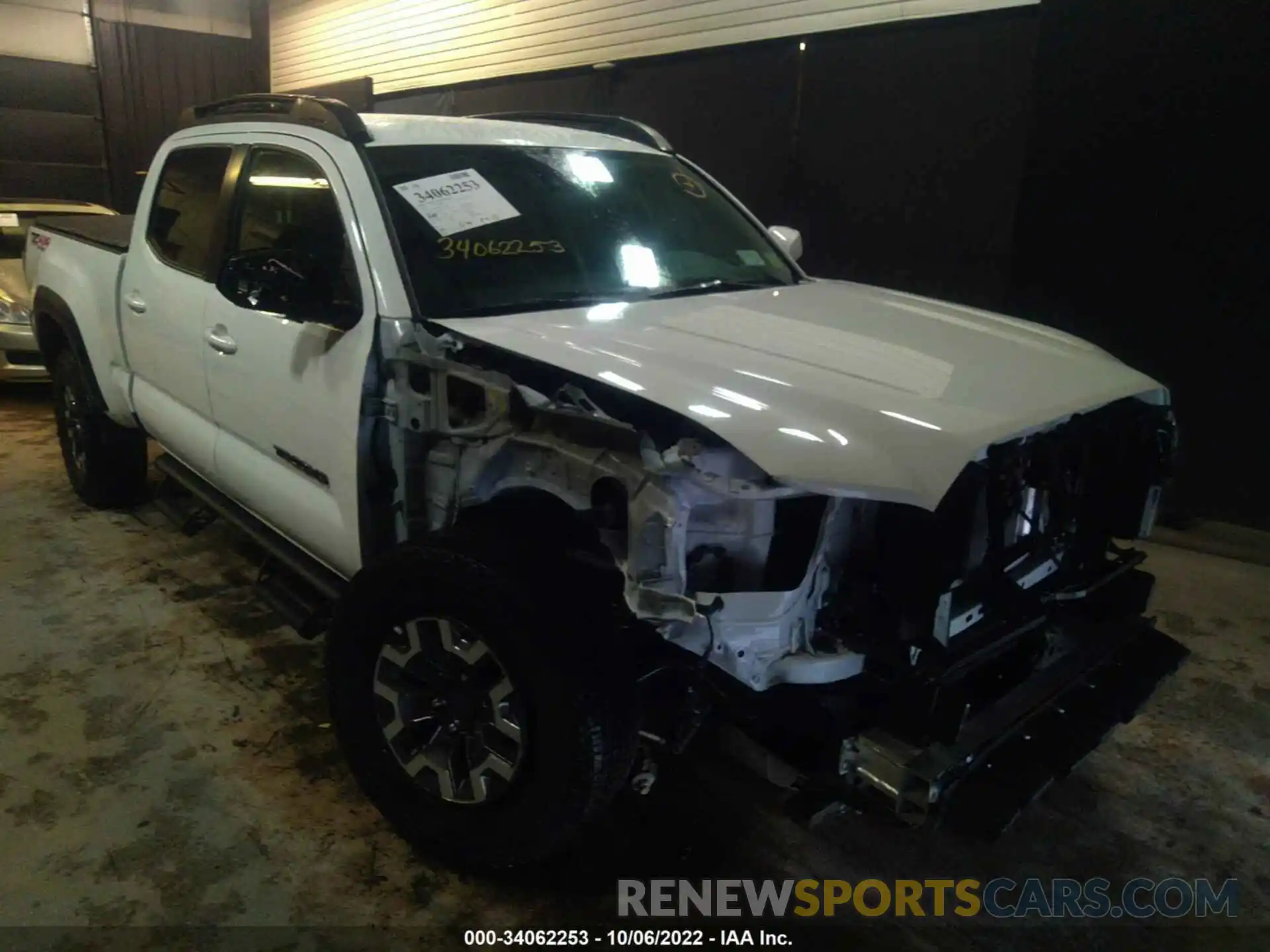 1 Photograph of a damaged car 3TMDZ5BN0NM127168 TOYOTA TACOMA 4WD 2022