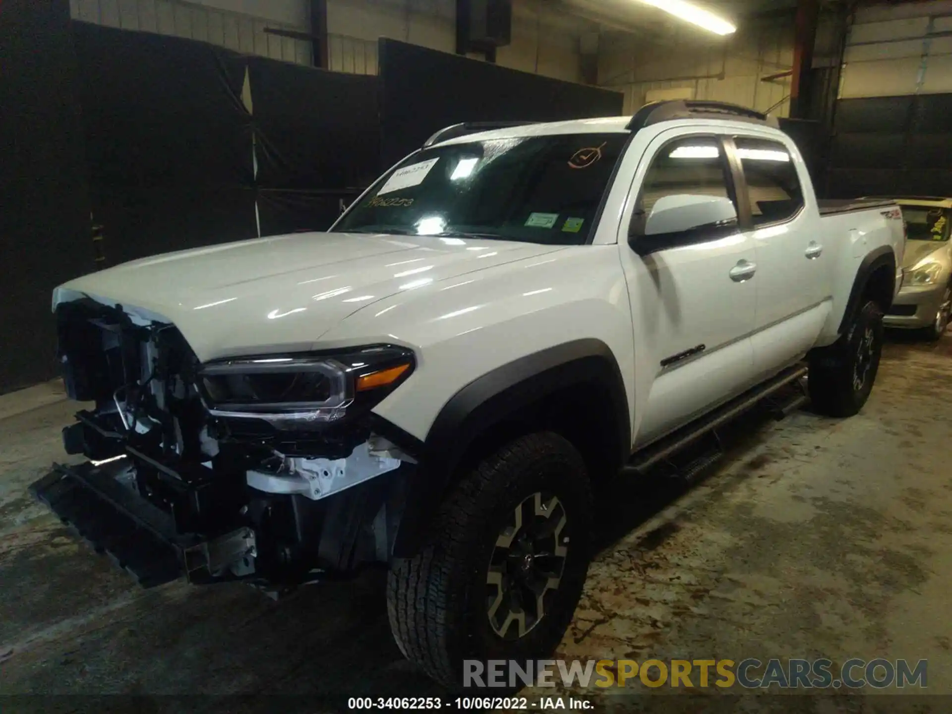 2 Photograph of a damaged car 3TMDZ5BN0NM127168 TOYOTA TACOMA 4WD 2022