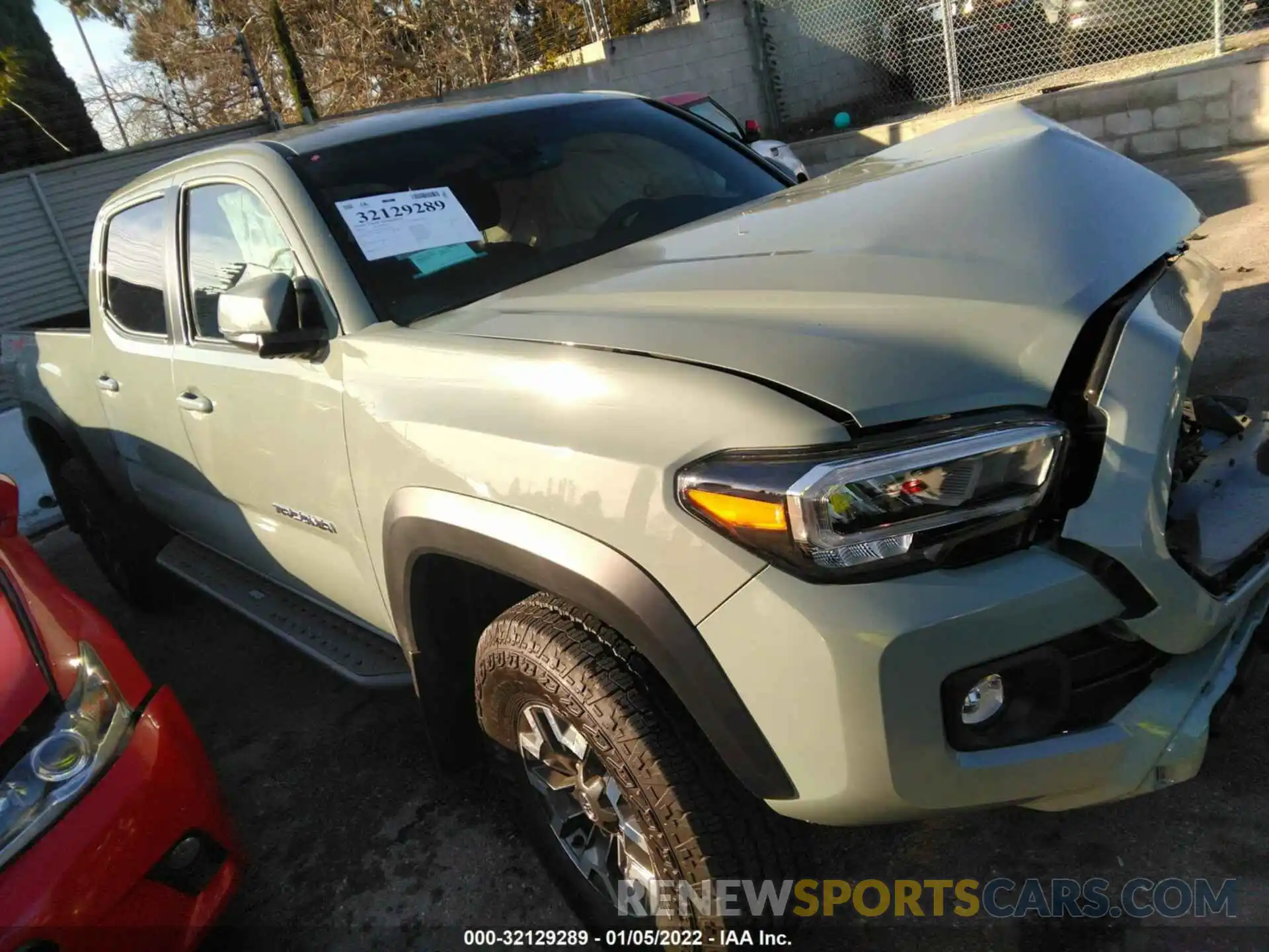 1 Photograph of a damaged car 3TMDZ5BN4NM121485 TOYOTA TACOMA 4WD 2022