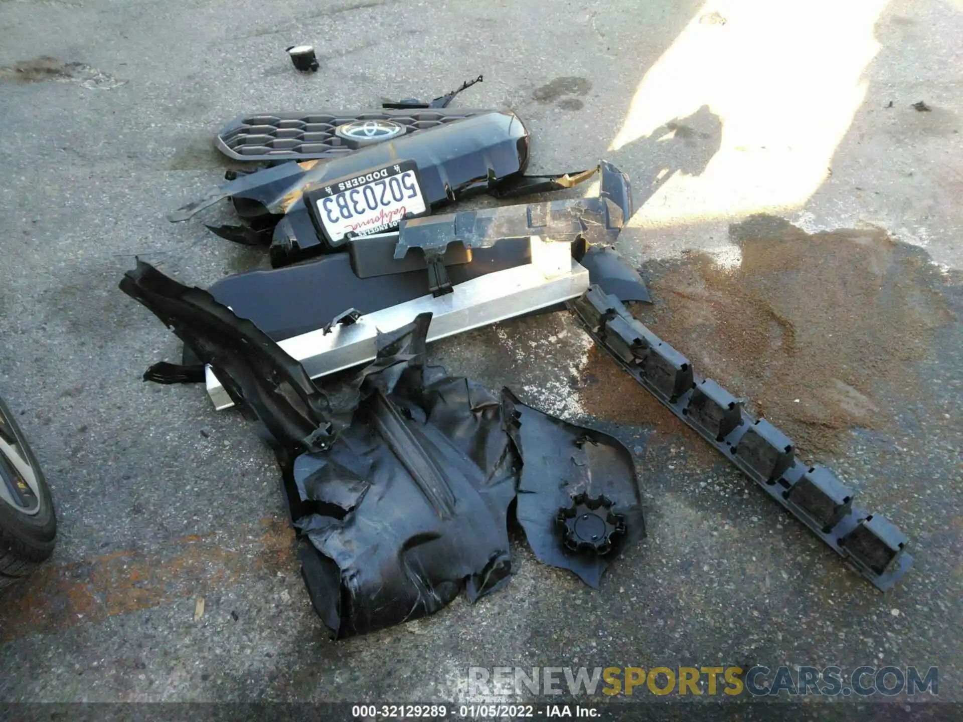 11 Photograph of a damaged car 3TMDZ5BN4NM121485 TOYOTA TACOMA 4WD 2022