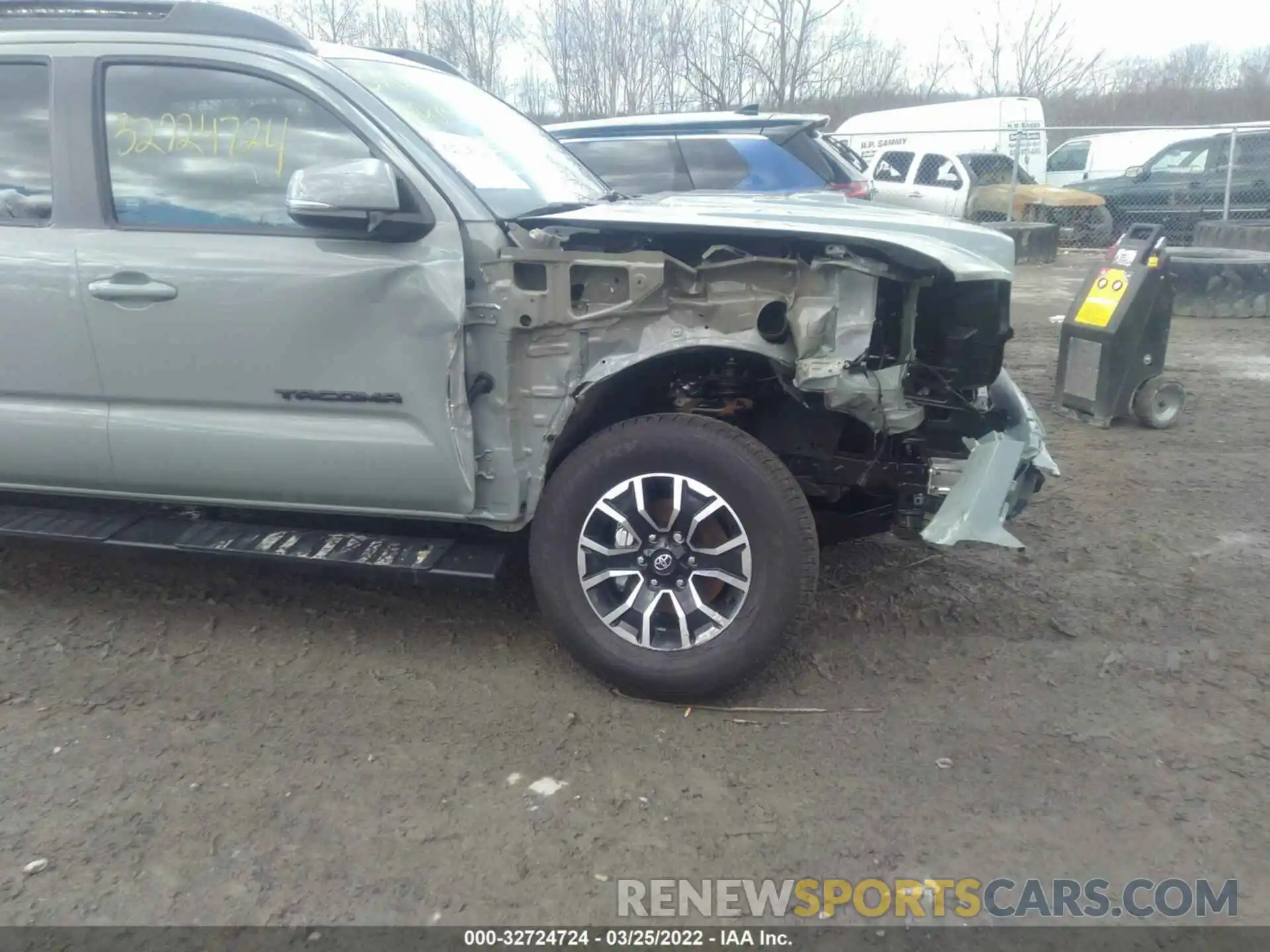 6 Photograph of a damaged car 3TMDZ5BN4NM125147 TOYOTA TACOMA 4WD 2022