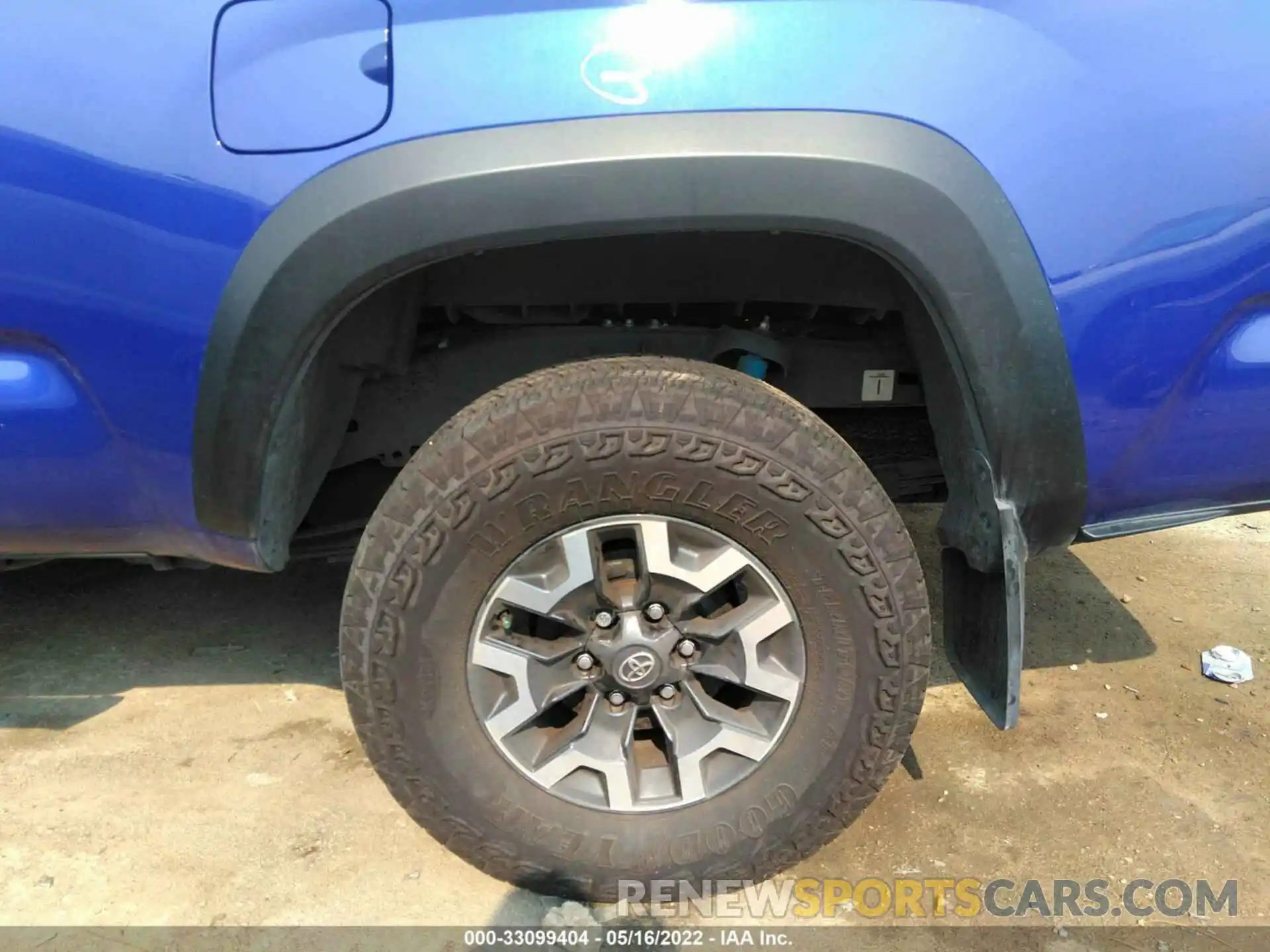 13 Photograph of a damaged car 3TMDZ5BN7NM123702 TOYOTA TACOMA 4WD 2022