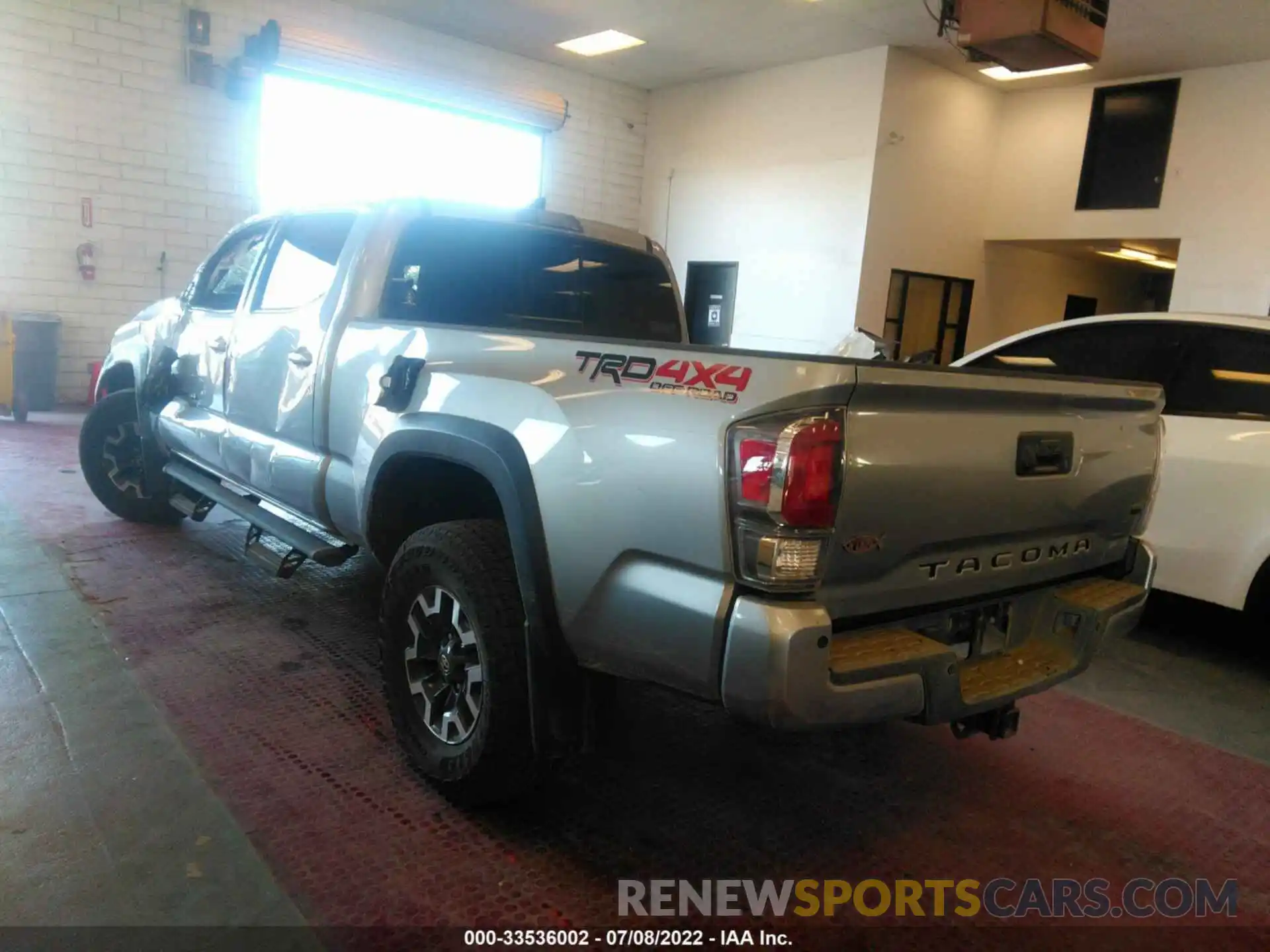 3 Photograph of a damaged car 3TMDZ5BNXNM126304 TOYOTA TACOMA 4WD 2022