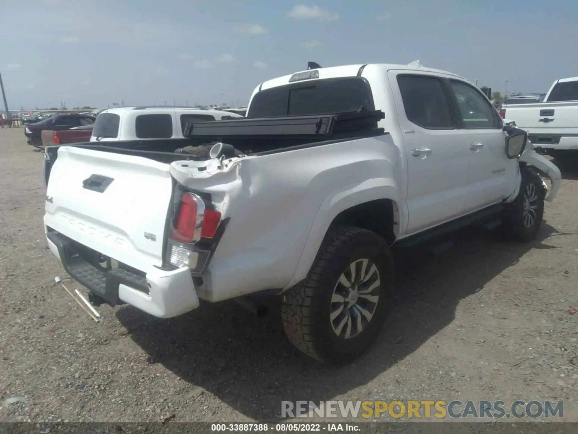 4 Photograph of a damaged car 3TMGZ5AN7NM477380 TOYOTA TACOMA 4WD 2022