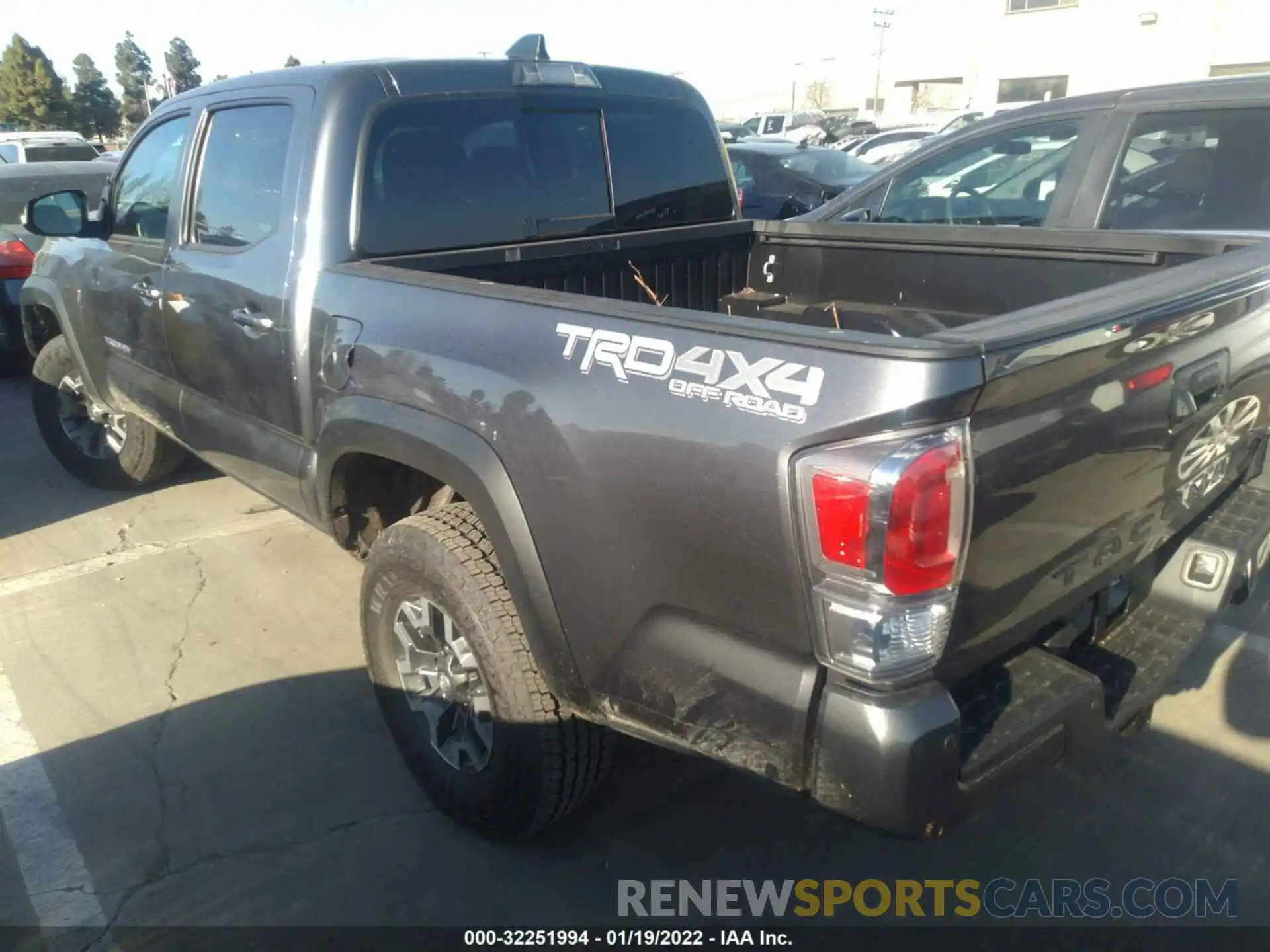 3 Photograph of a damaged car 3TYCZ5AN2NT055942 TOYOTA TACOMA 4WD 2022