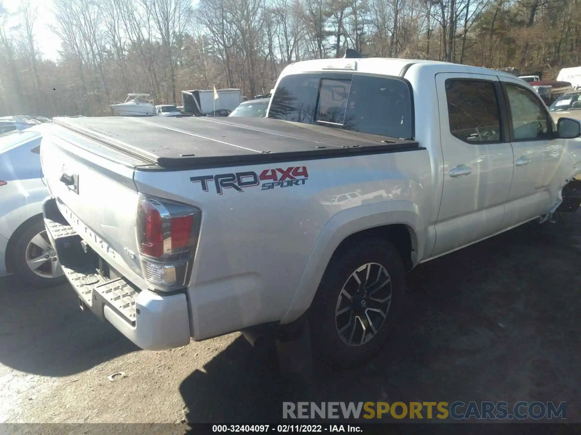 2 Photograph of a damaged car 3TYCZ5AN2NT060378 TOYOTA TACOMA 4WD 2022