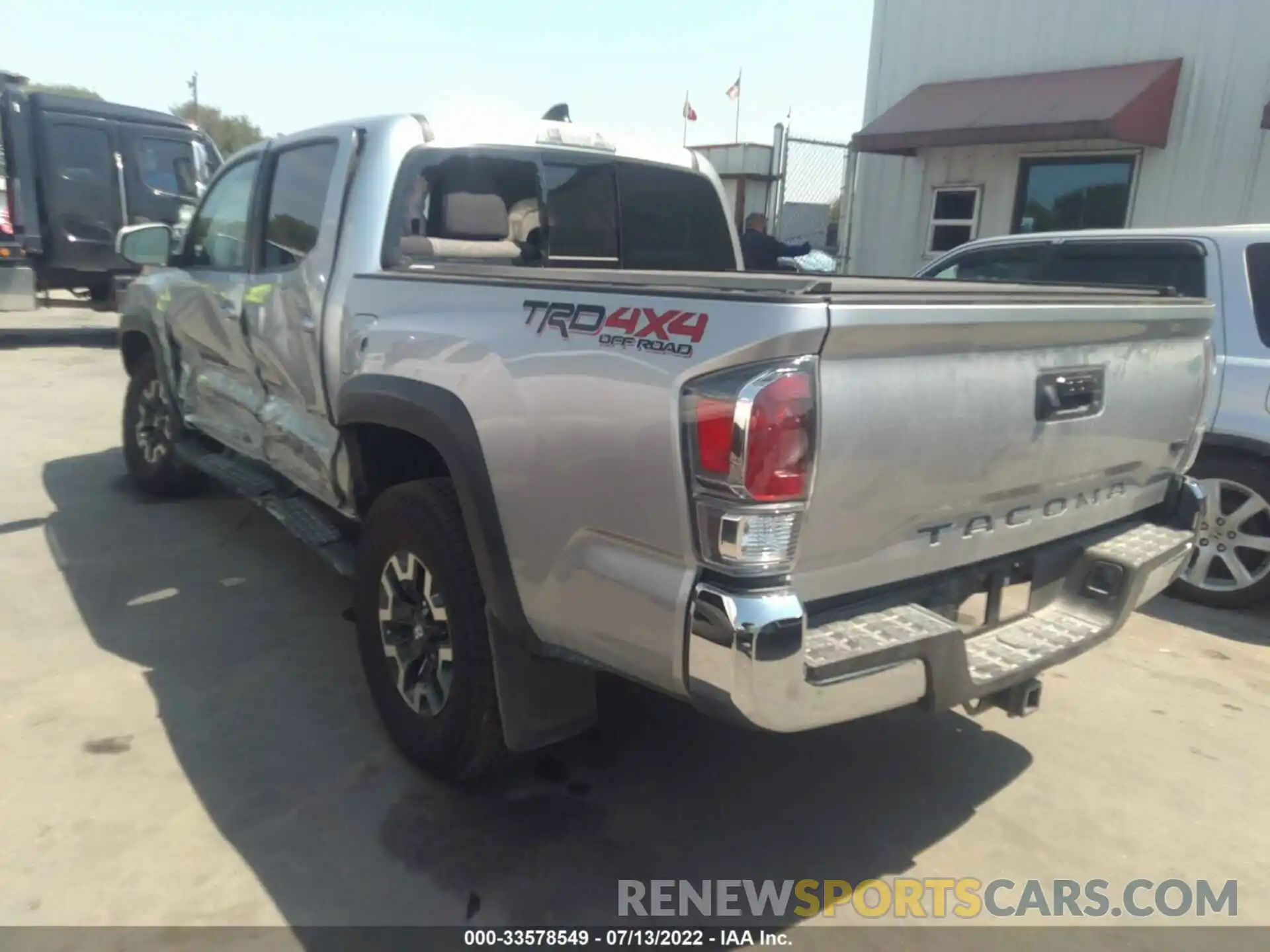 3 Photograph of a damaged car 3TYCZ5AN2NT078136 TOYOTA TACOMA 4WD 2022