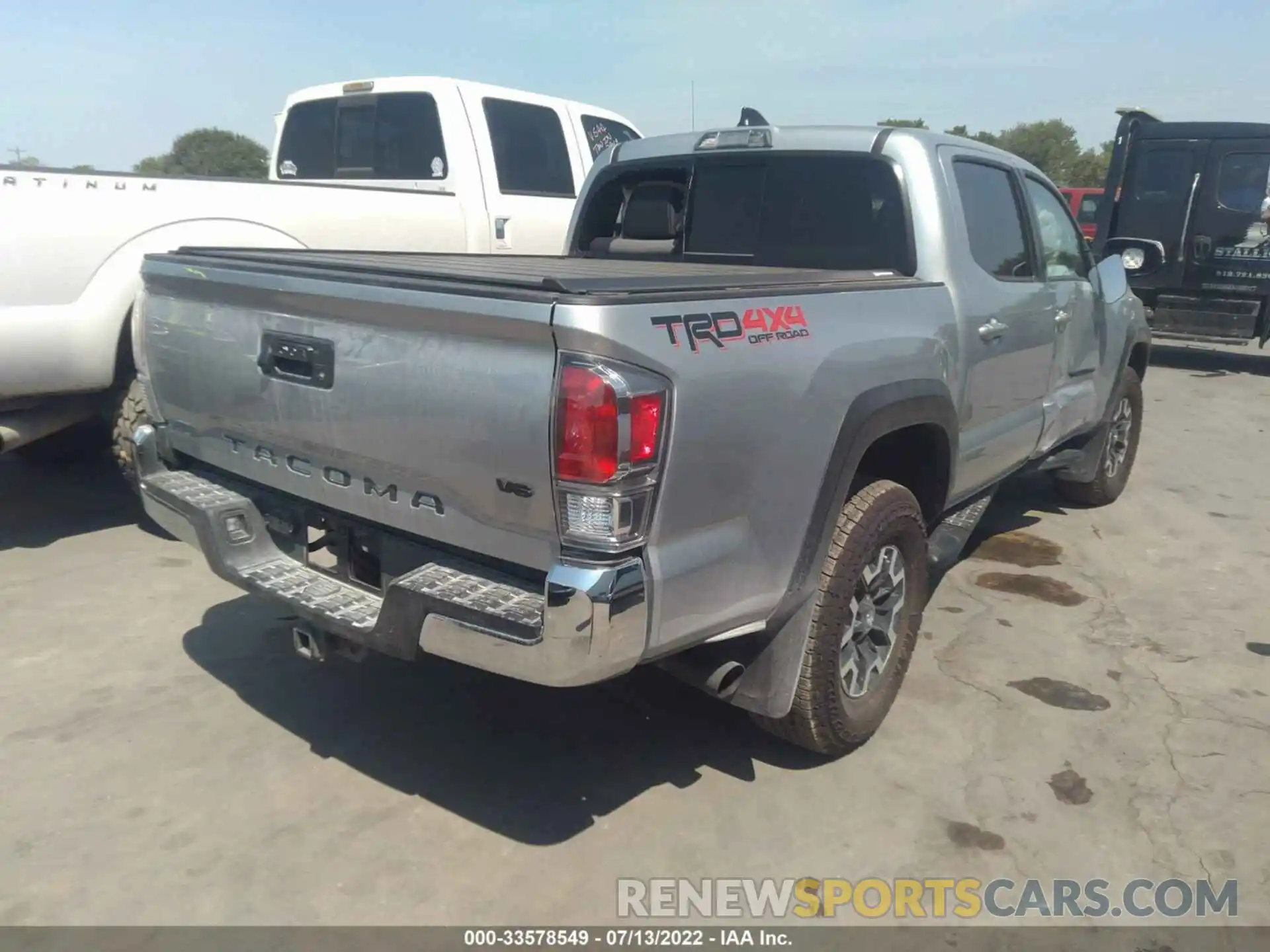 4 Photograph of a damaged car 3TYCZ5AN2NT078136 TOYOTA TACOMA 4WD 2022