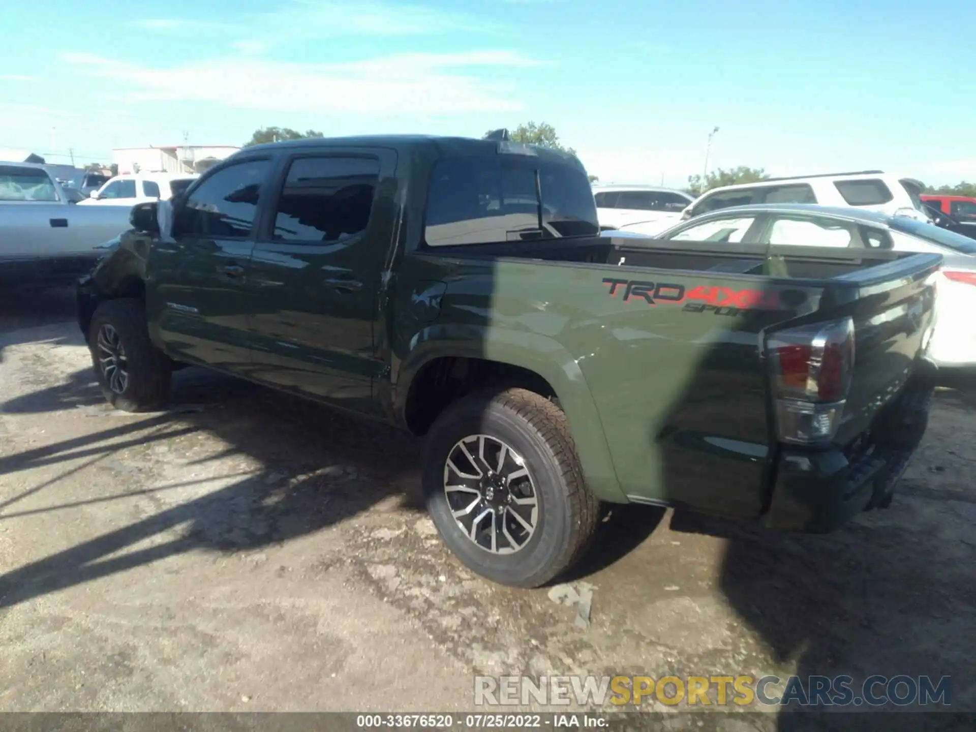 3 Фотография поврежденного автомобиля 3TYCZ5AN3NT082972 TOYOTA TACOMA 4WD 2022