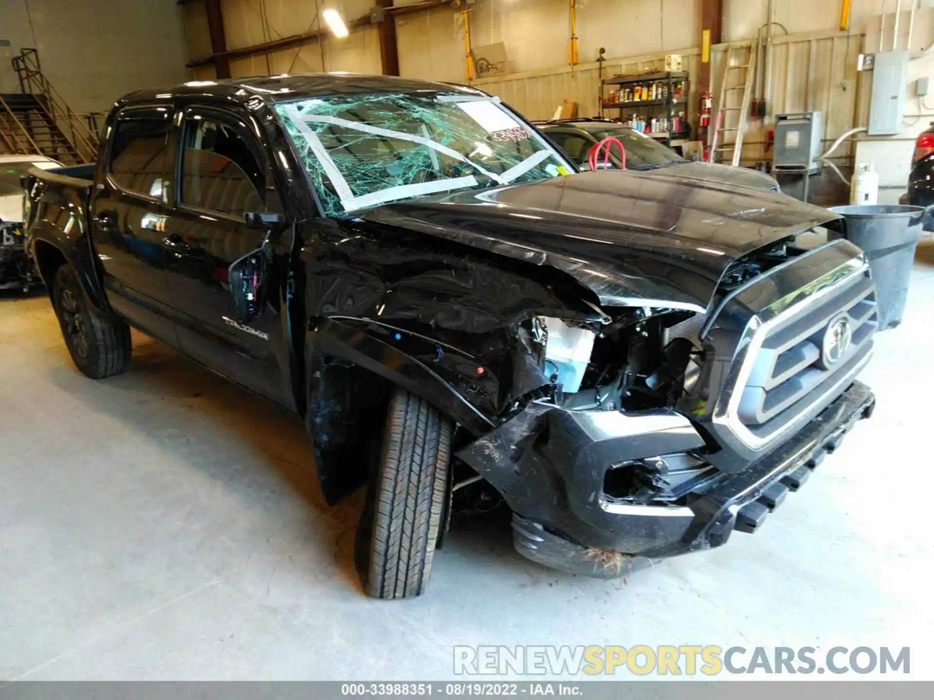 6 Photograph of a damaged car 3TYCZ5AN4NT087405 TOYOTA TACOMA 4WD 2022