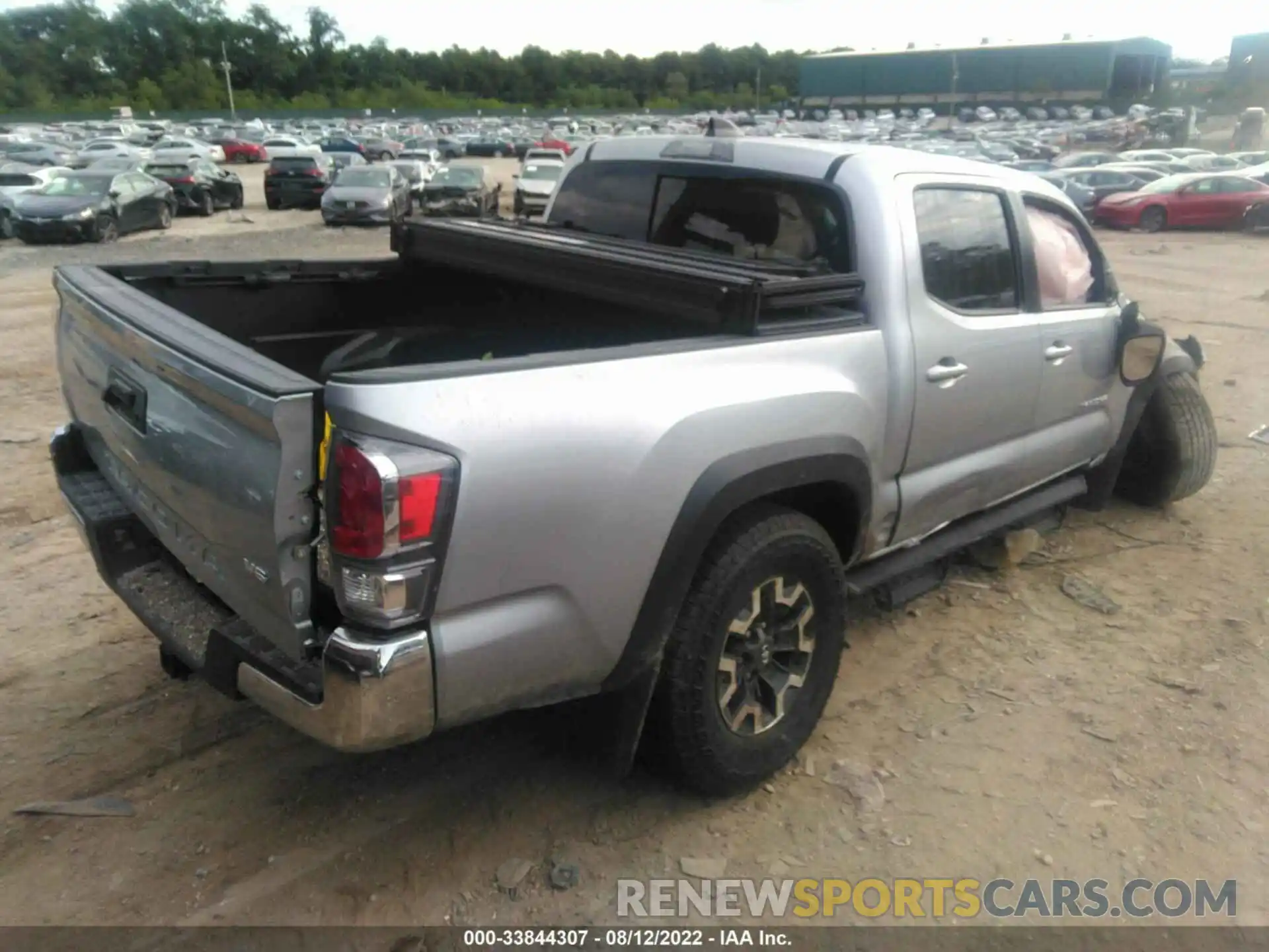 4 Фотография поврежденного автомобиля 3TYCZ5AN7NT073062 TOYOTA TACOMA 4WD 2022