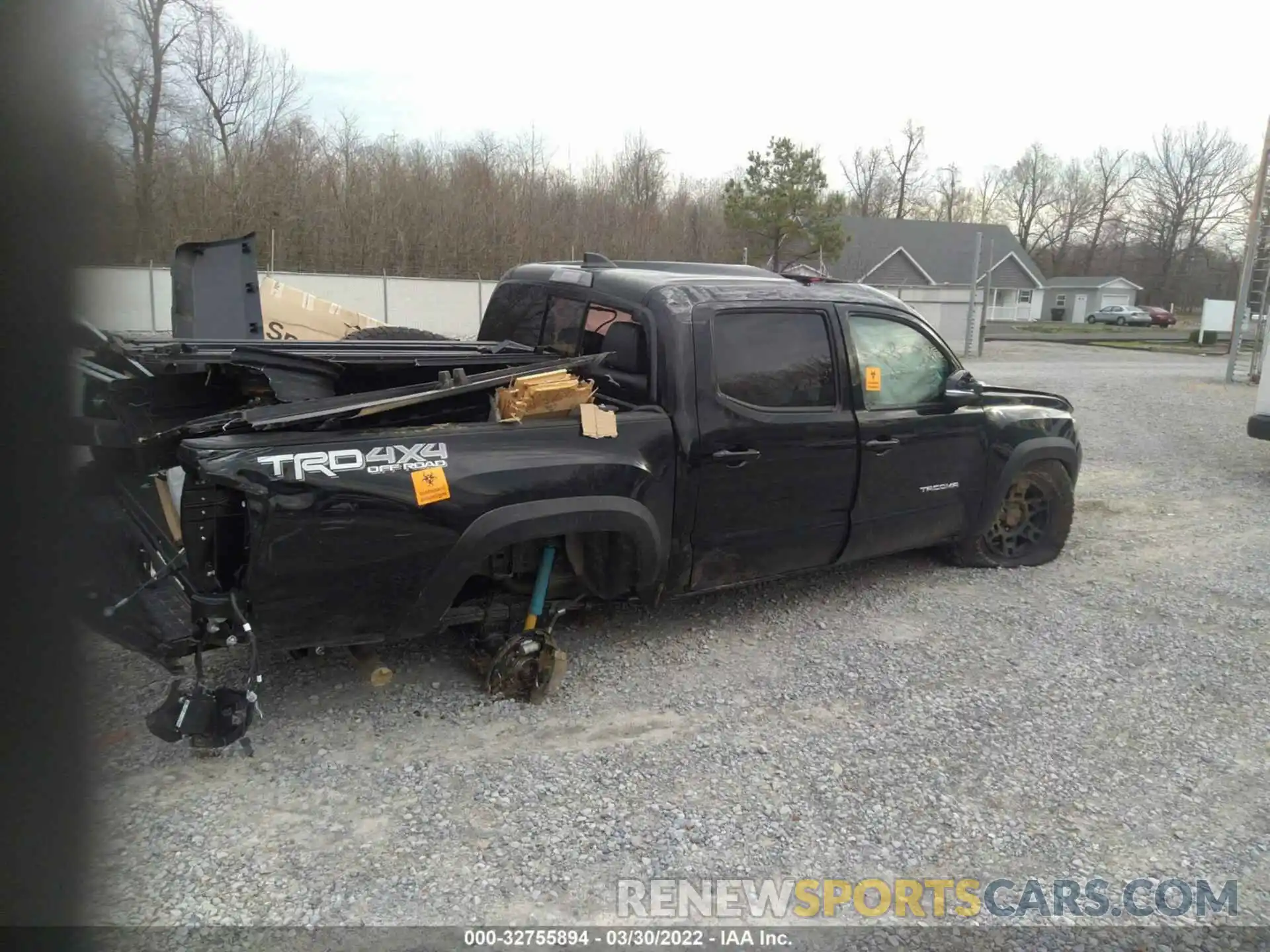 4 Photograph of a damaged car 3TYCZ5AN9NT053590 TOYOTA TACOMA 4WD 2022