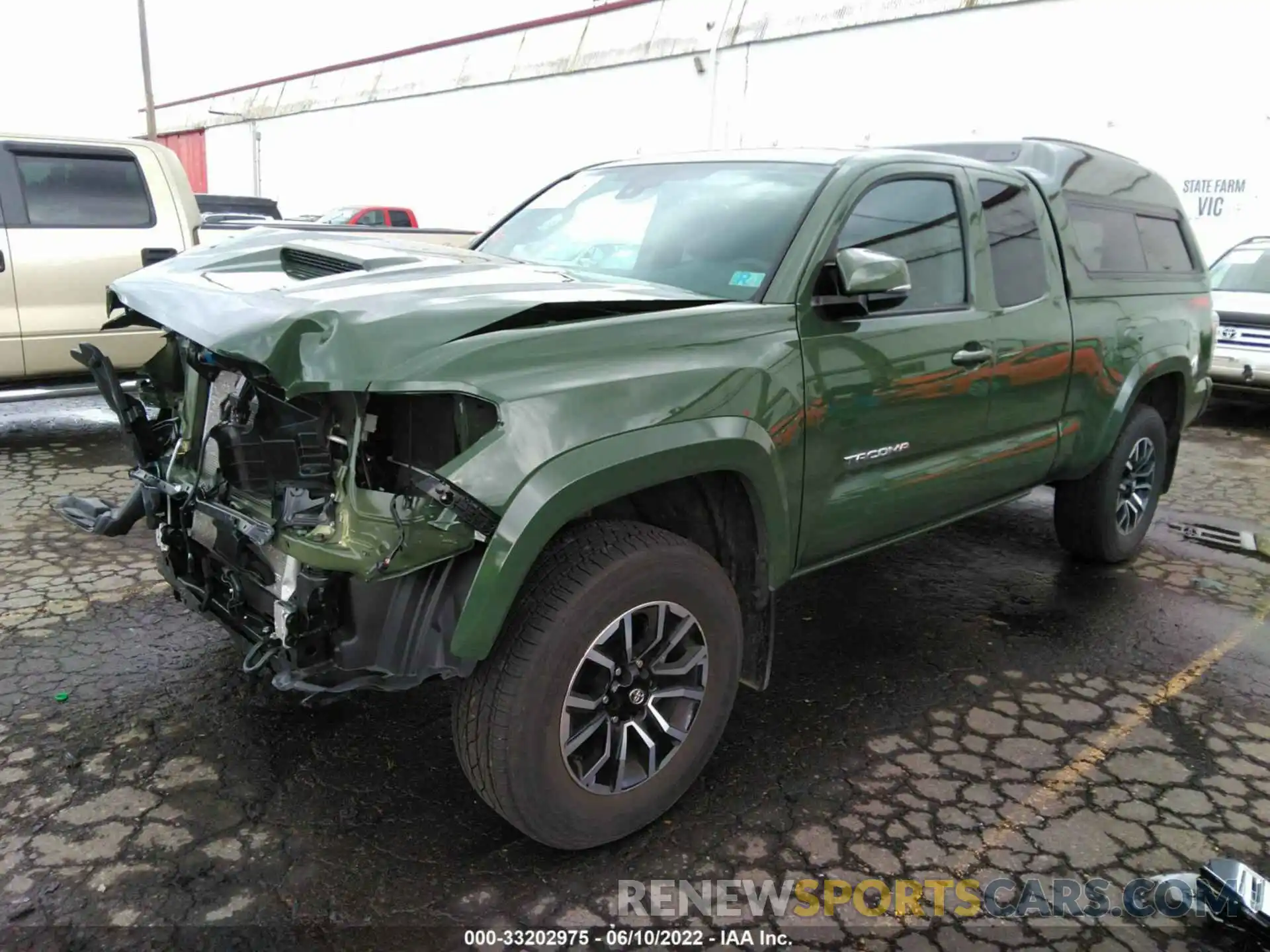 2 Photograph of a damaged car 3TYSZ5AN9NT056369 TOYOTA TACOMA 4WD 2022