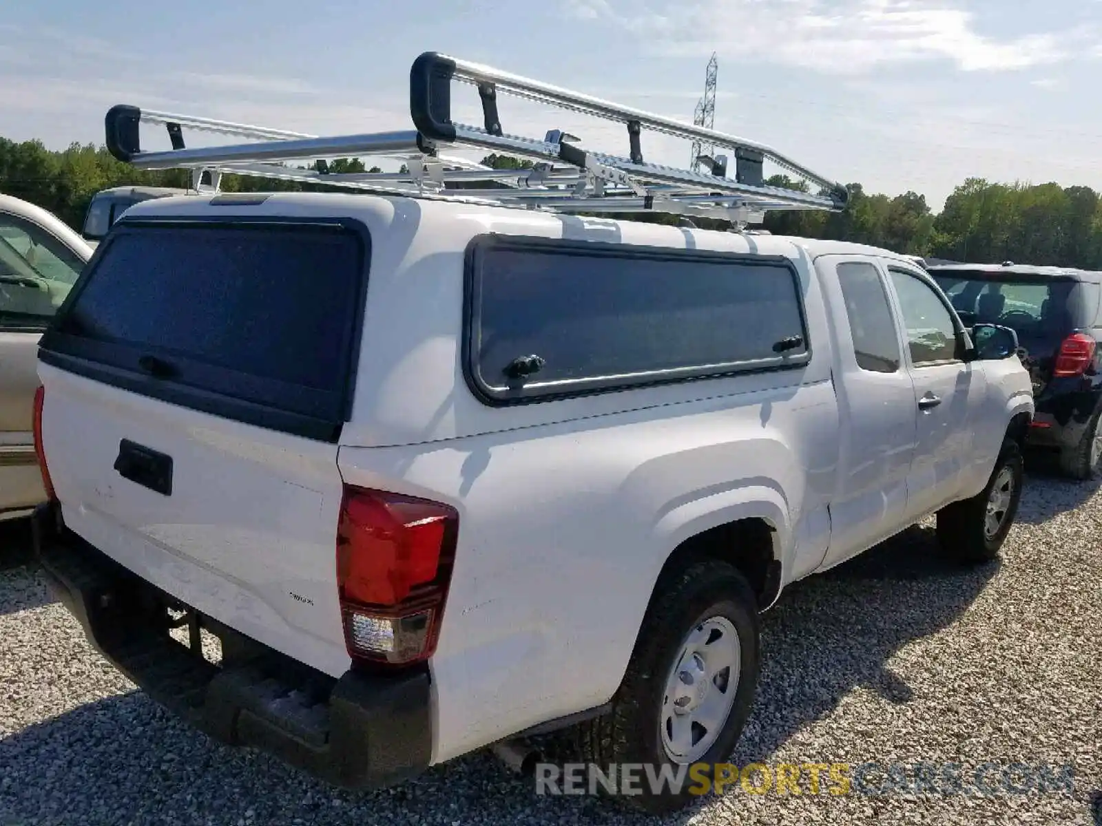 4 Photograph of a damaged car 5TFRX5GN4KX154772 TOYOTA TACOMA ACC 2019