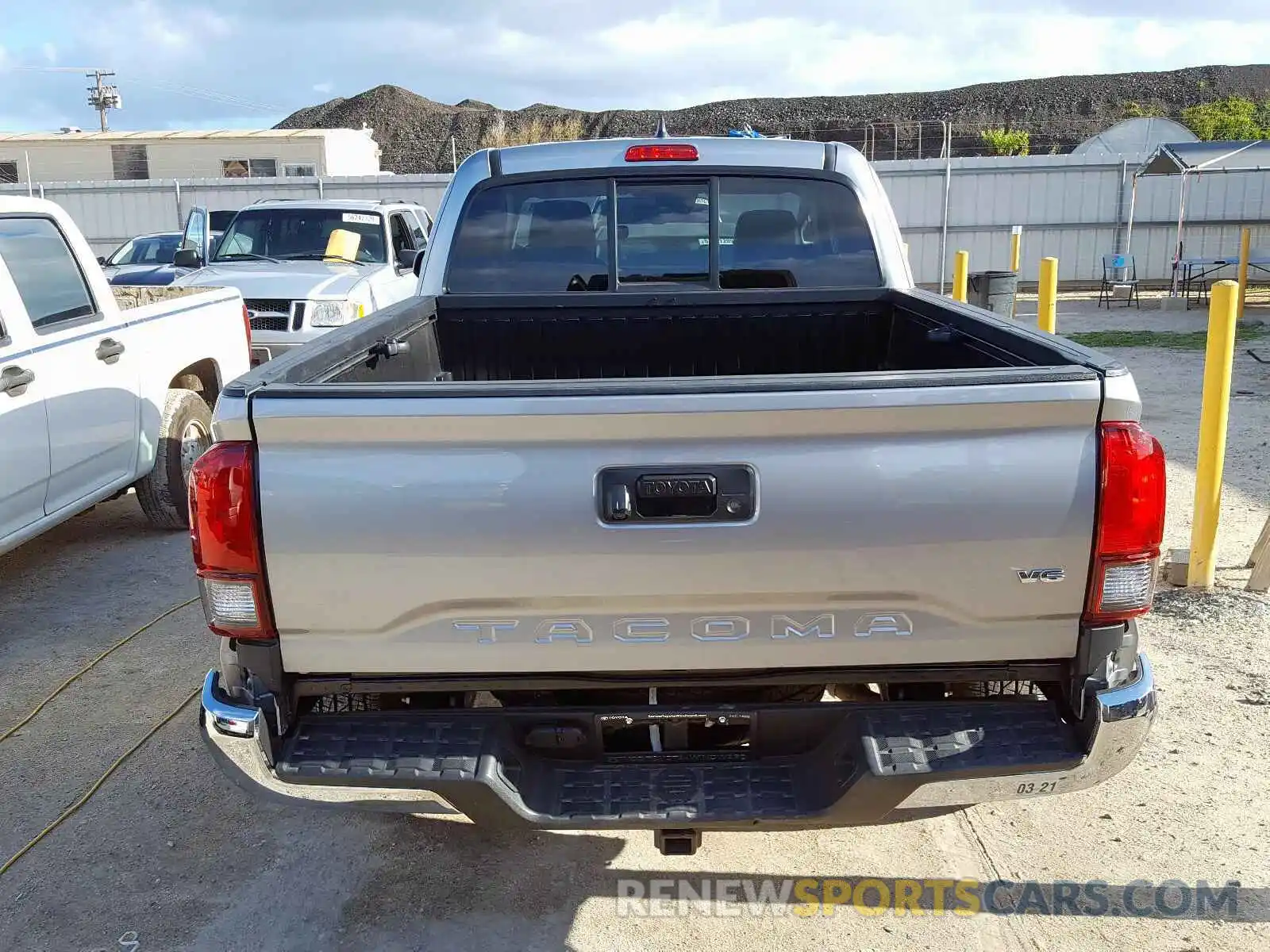 6 Photograph of a damaged car 5TFRZ5CN3KX078672 TOYOTA TACOMA ACC 2019