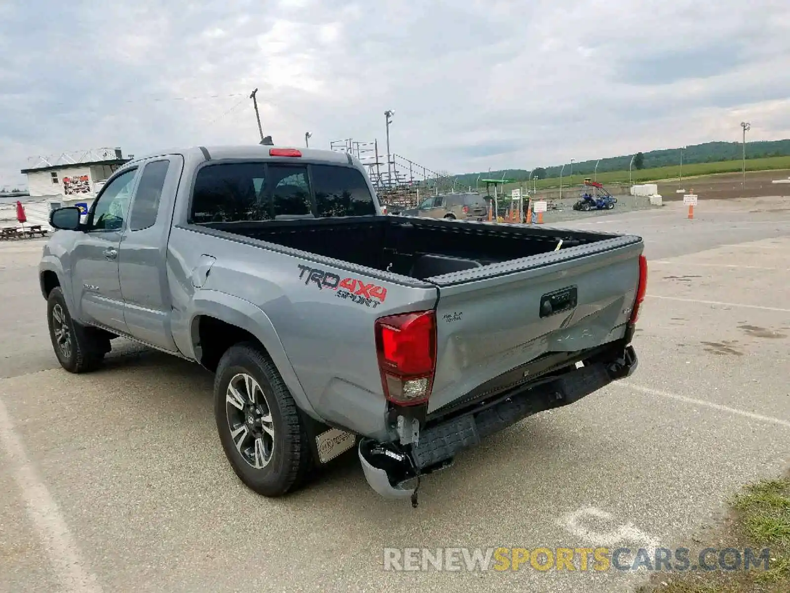 9 Photograph of a damaged car 5TFSZ5AN1KX202586 TOYOTA TACOMA ACC 2019