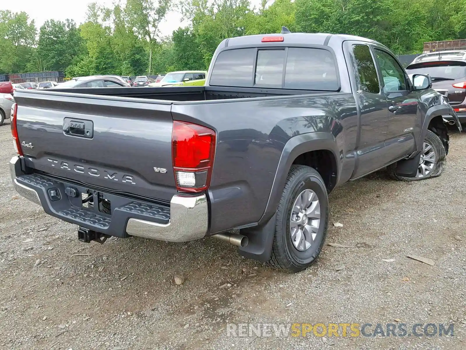 4 Photograph of a damaged car 5TFSZ5AN1KX202720 TOYOTA TACOMA ACC 2019