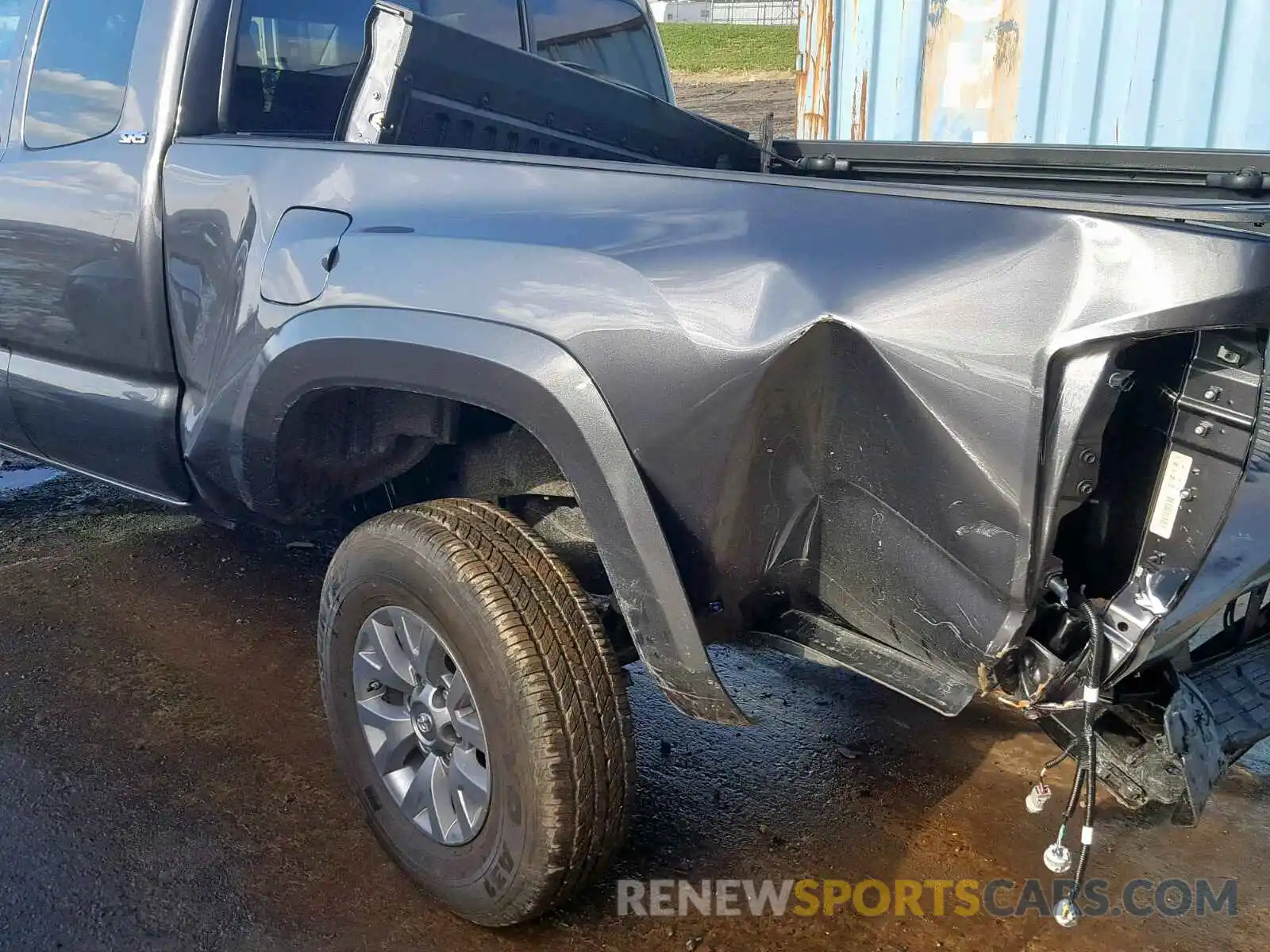 9 Photograph of a damaged car 5TFSZ5AN3KX166349 TOYOTA TACOMA ACC 2019