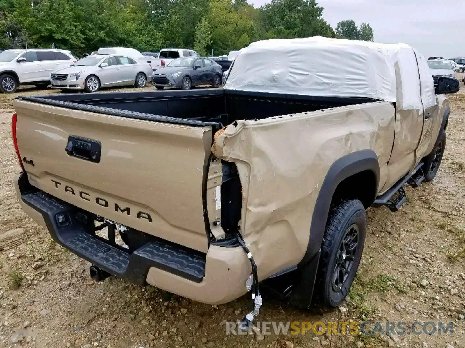 4 Photograph of a damaged car 5TFSZ5AN4KX170992 TOYOTA TACOMA ACC 2019