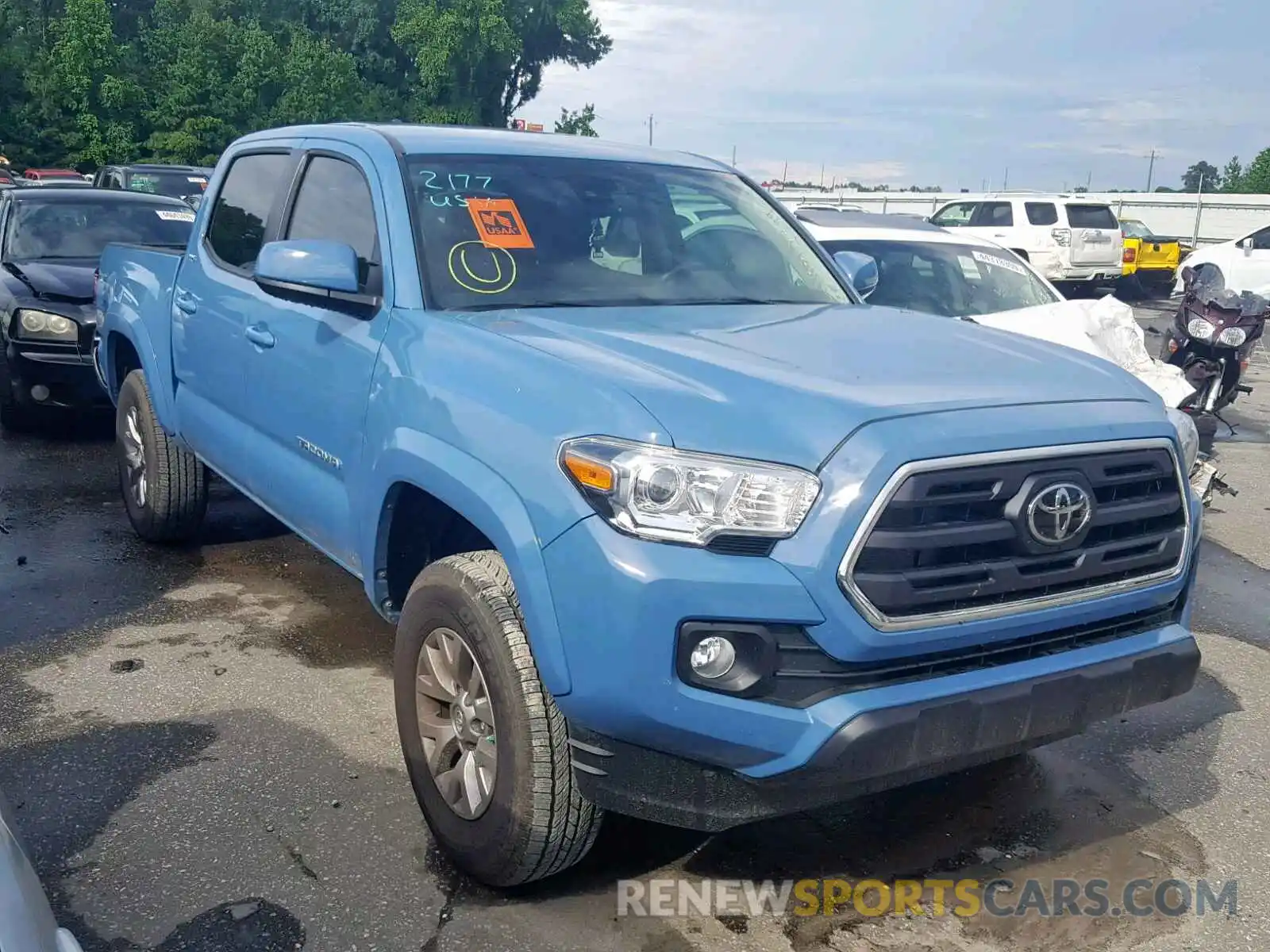 1 Photograph of a damaged car 3TMAZ5CN0KM095710 TOYOTA TACOMA DOU 2019