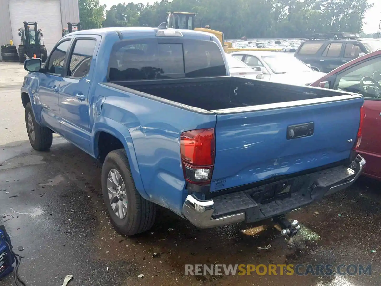 3 Photograph of a damaged car 3TMAZ5CN0KM095710 TOYOTA TACOMA DOU 2019