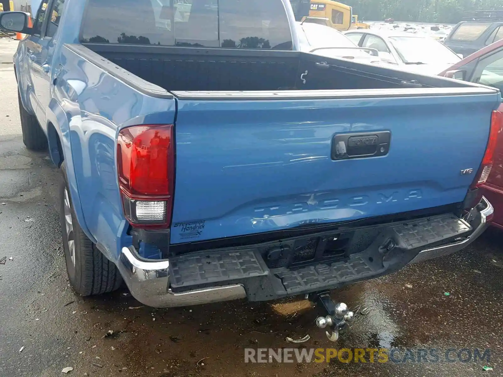 9 Photograph of a damaged car 3TMAZ5CN0KM095710 TOYOTA TACOMA DOU 2019