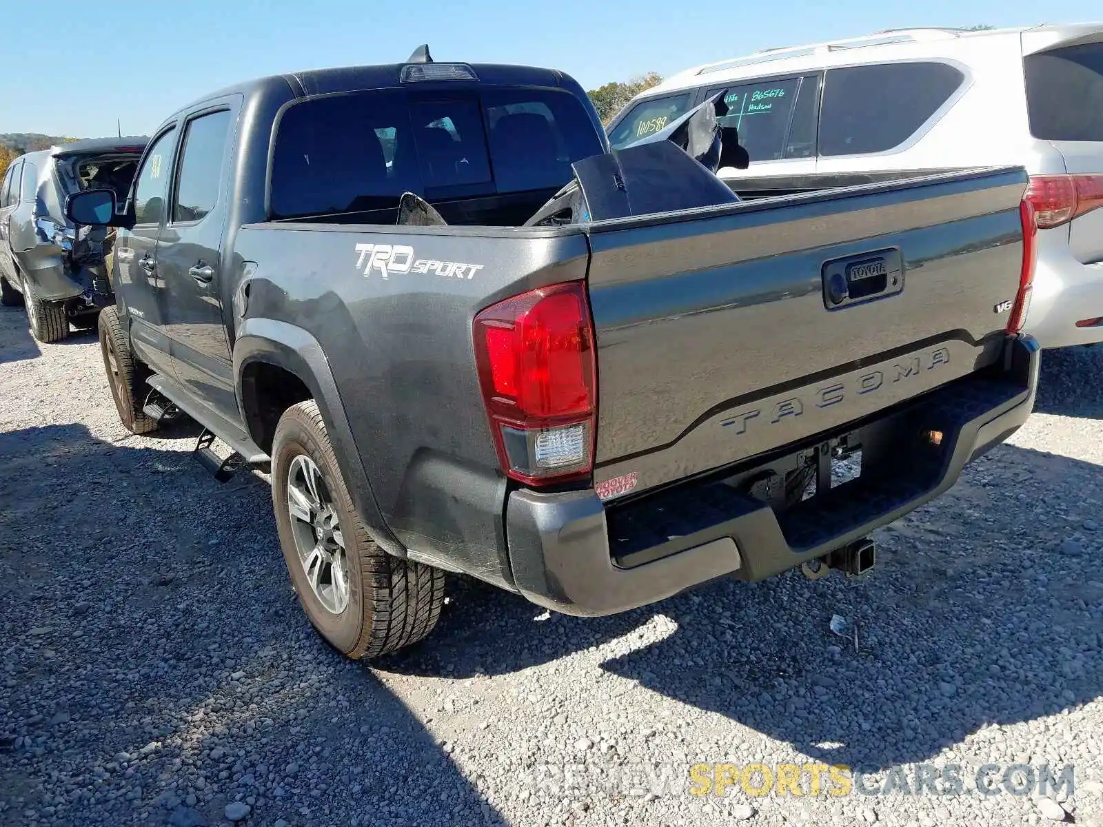 3 Photograph of a damaged car 3TMAZ5CN0KM098767 TOYOTA TACOMA DOU 2019