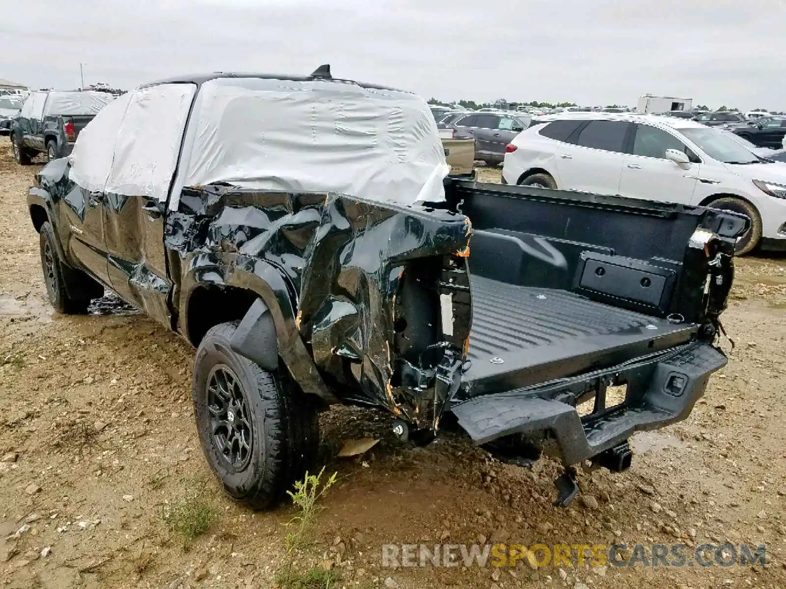 3 Photograph of a damaged car 3TMAZ5CN1KM085414 TOYOTA TACOMA DOU 2019