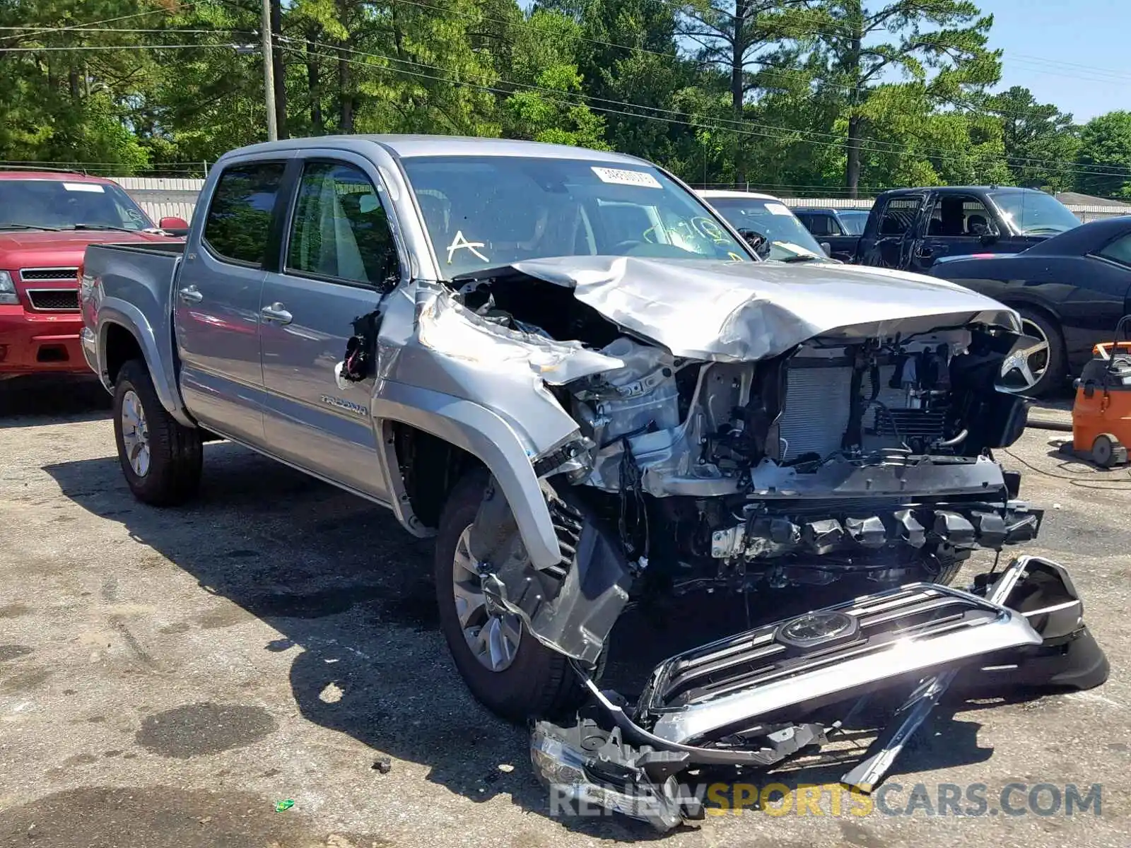 1 Photograph of a damaged car 3TMAZ5CN1KM094825 TOYOTA TACOMA DOU 2019