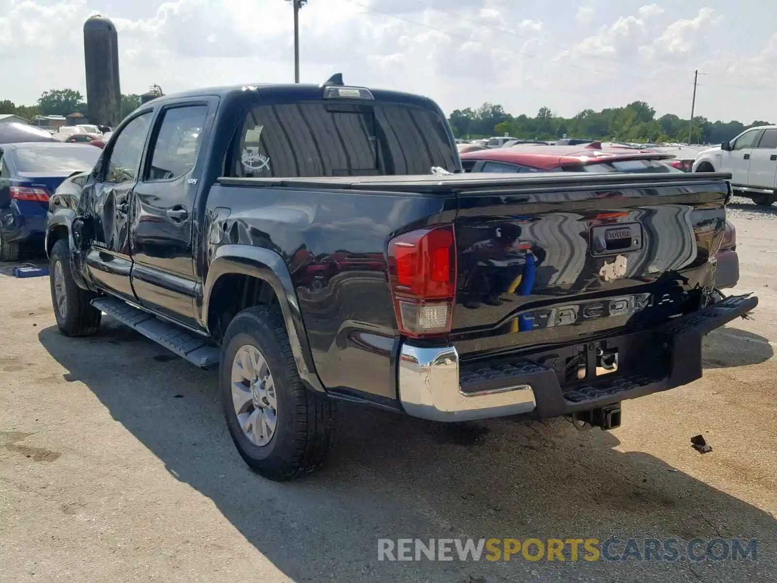 3 Photograph of a damaged car 3TMAZ5CN1KM100901 TOYOTA TACOMA DOU 2019