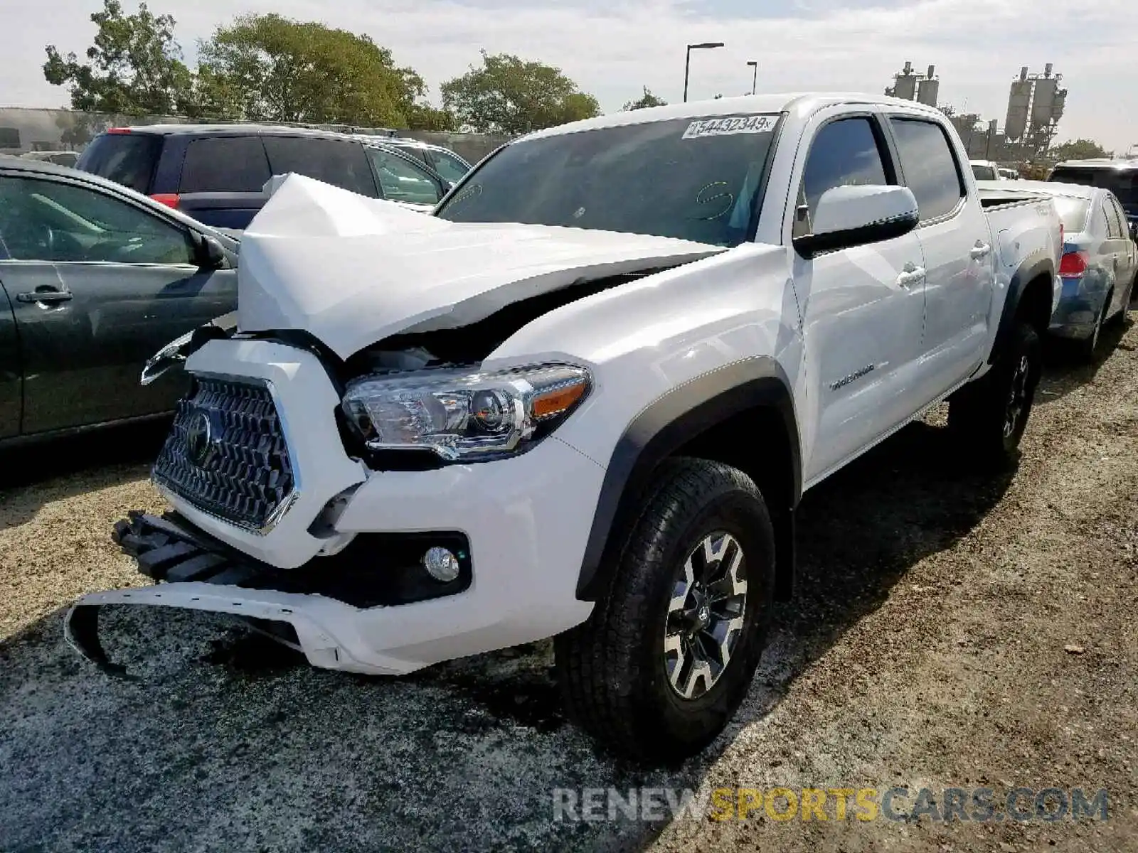 2 Photograph of a damaged car 3TMAZ5CN2KM089133 TOYOTA TACOMA DOU 2019