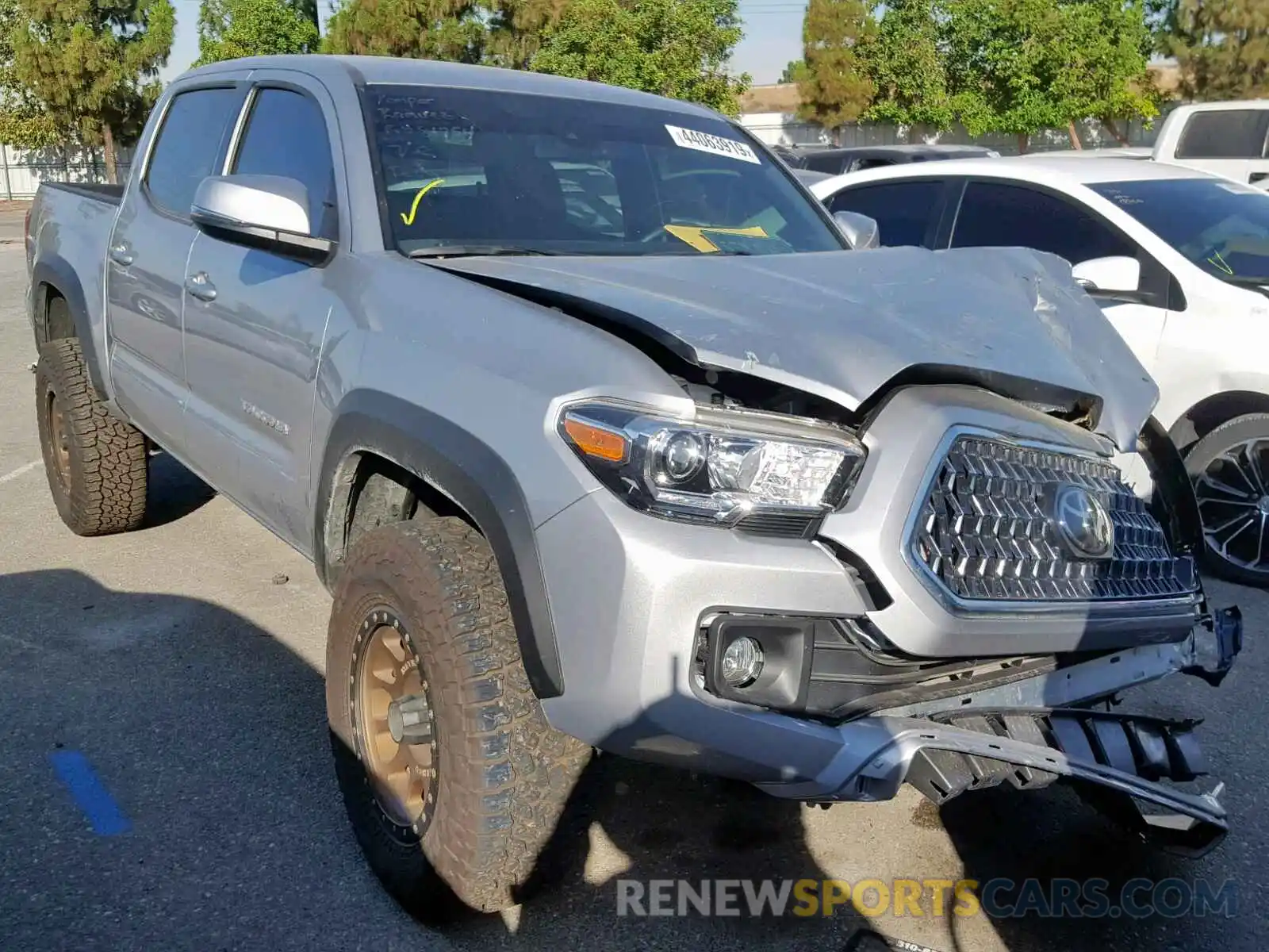 1 Photograph of a damaged car 3TMAZ5CN2KM089987 TOYOTA TACOMA DOU 2019