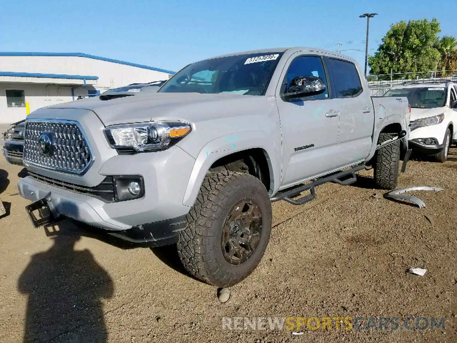 2 Photograph of a damaged car 3TMAZ5CN2KM092615 TOYOTA TACOMA DOU 2019