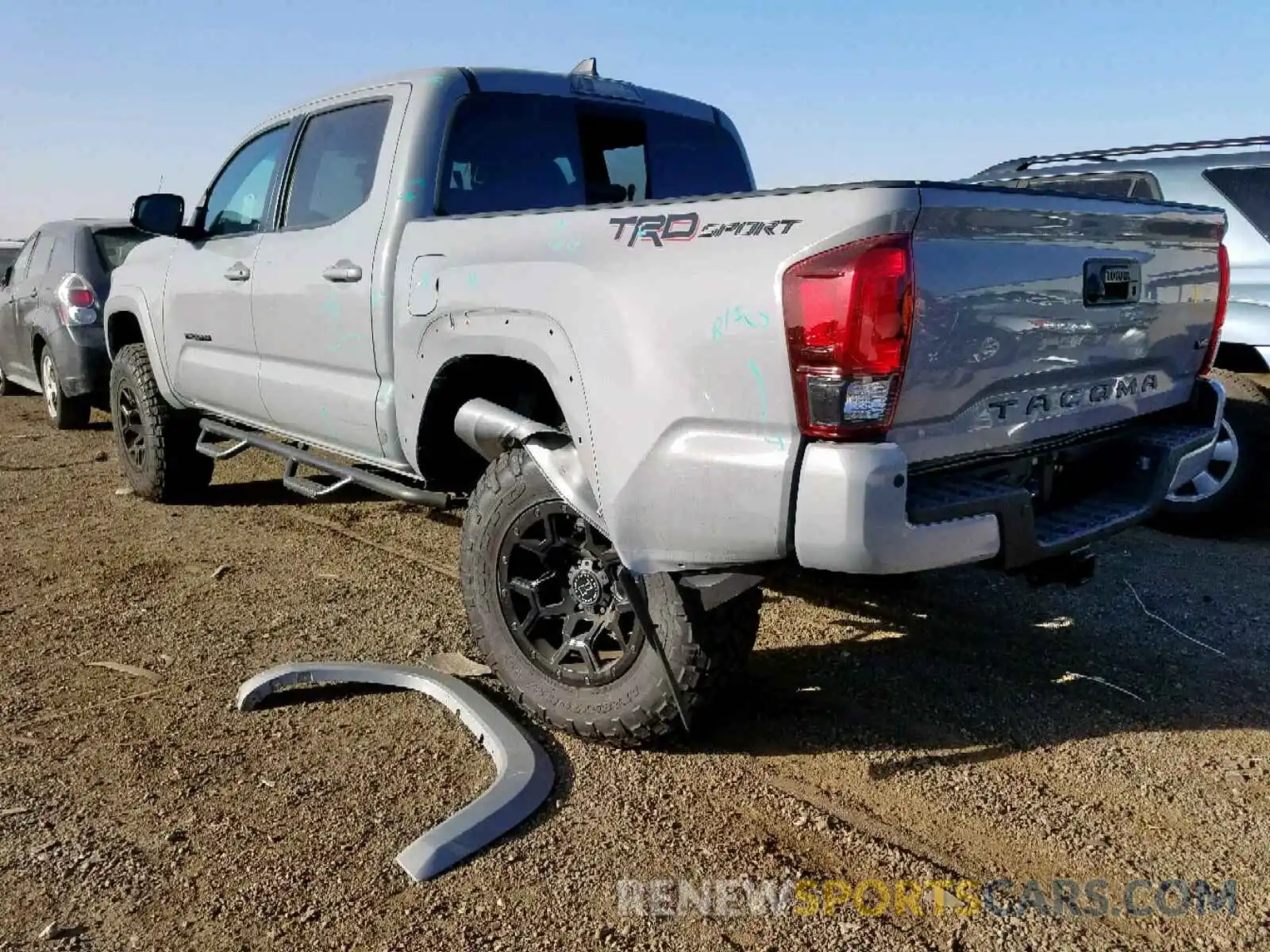 3 Photograph of a damaged car 3TMAZ5CN2KM092615 TOYOTA TACOMA DOU 2019