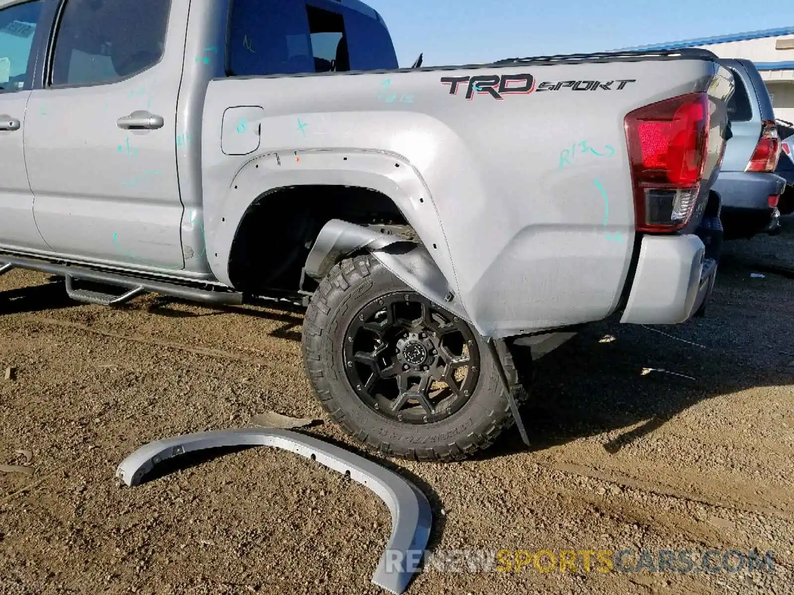 9 Photograph of a damaged car 3TMAZ5CN2KM092615 TOYOTA TACOMA DOU 2019