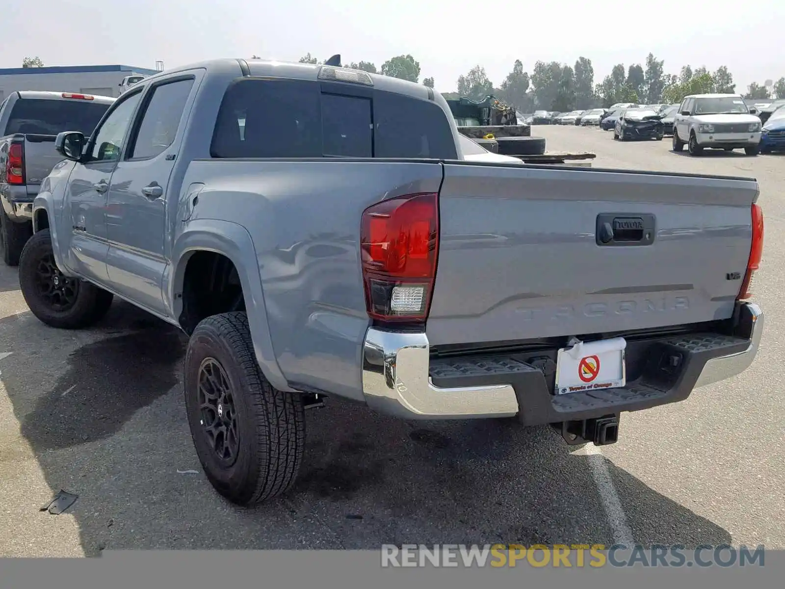 3 Photograph of a damaged car 3TMAZ5CN2KM099239 TOYOTA TACOMA DOU 2019