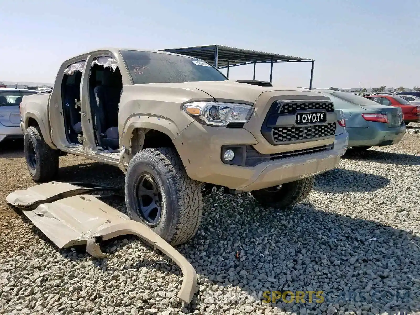 1 Photograph of a damaged car 3TMAZ5CN2KM100468 TOYOTA TACOMA DOU 2019