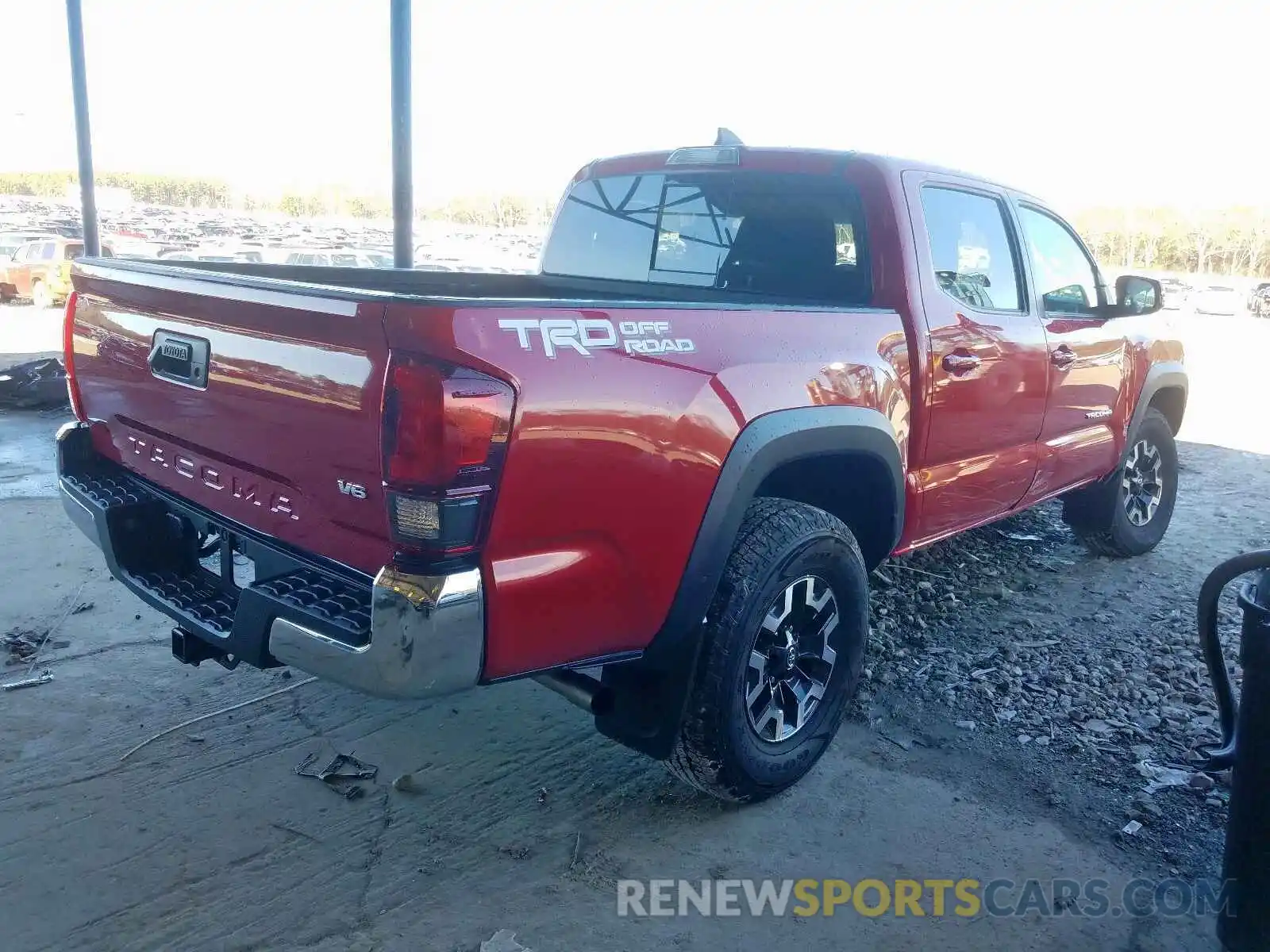 4 Photograph of a damaged car 3TMAZ5CN3KM079792 TOYOTA TACOMA DOU 2019