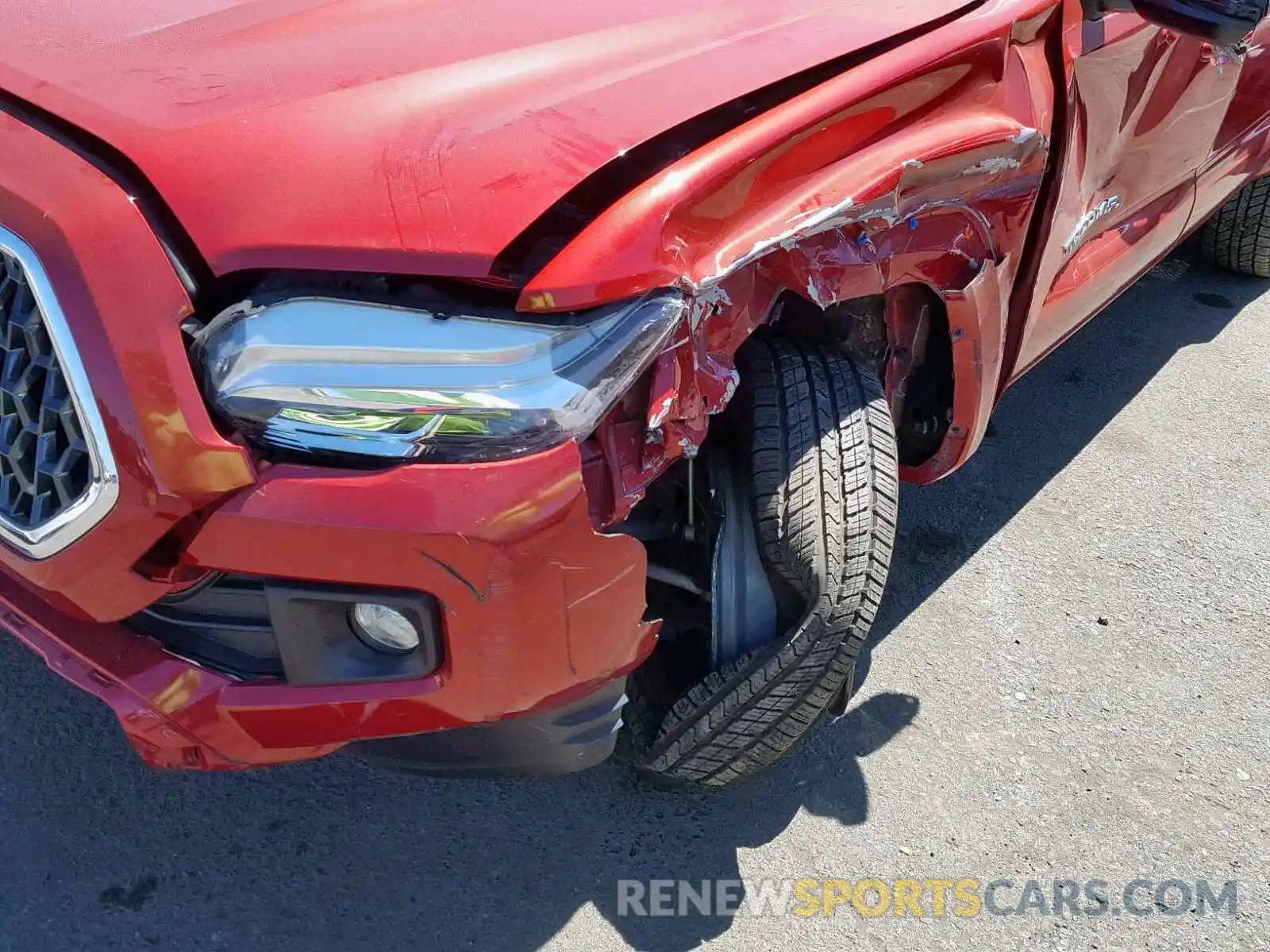 9 Photograph of a damaged car 3TMAZ5CN3KM080215 TOYOTA TACOMA DOU 2019