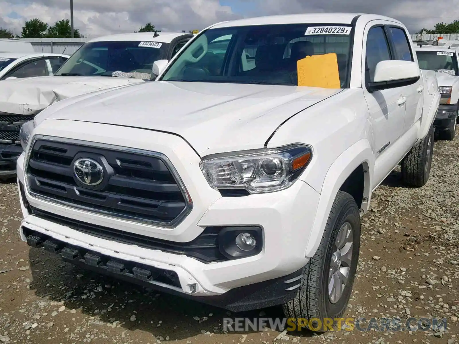 2 Photograph of a damaged car 3TMAZ5CN3KM082160 TOYOTA TACOMA DOU 2019